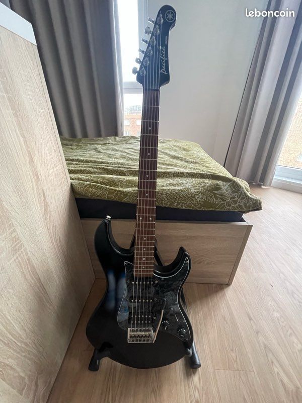 Yamaha Pacifica 112JCX