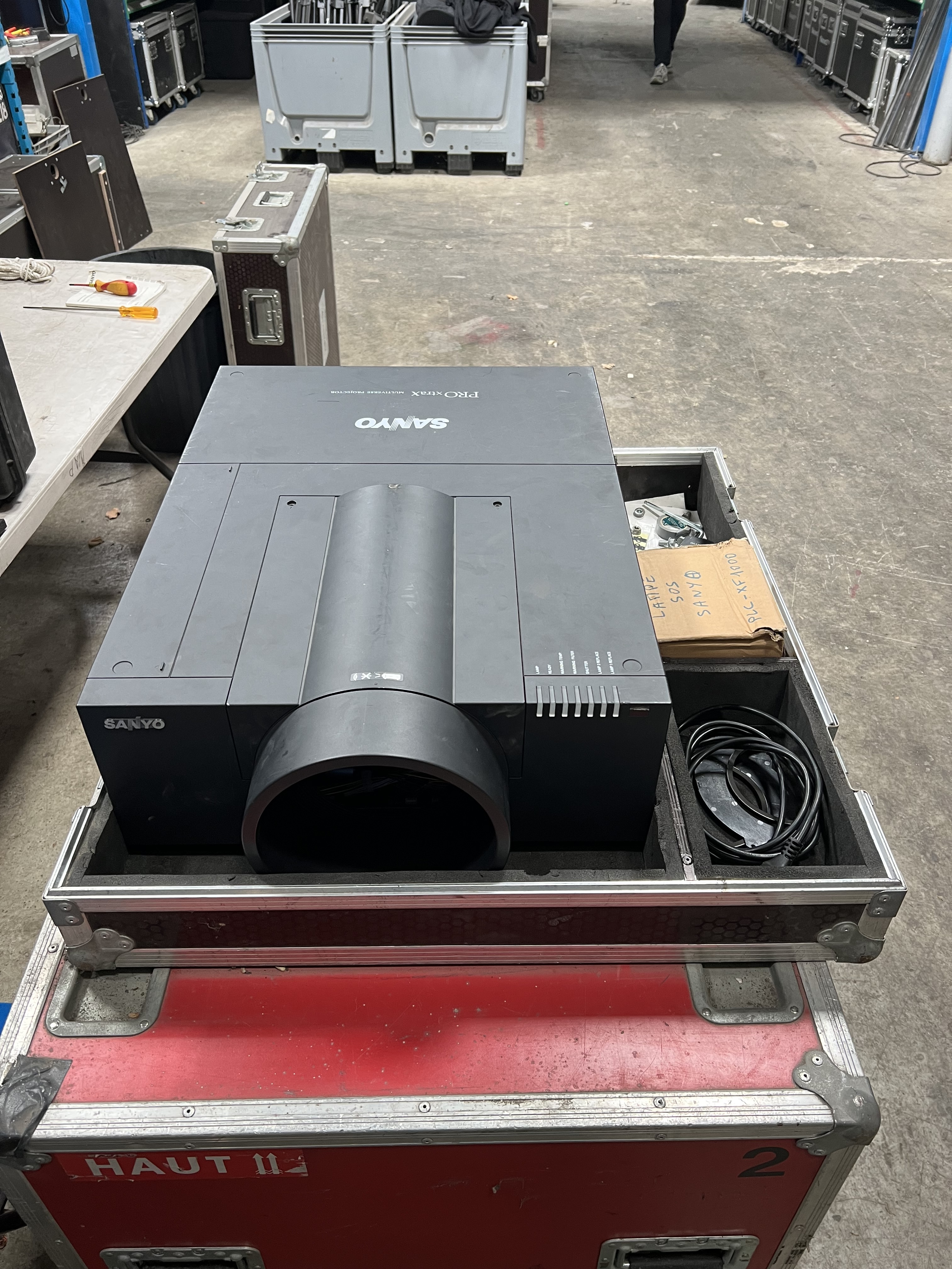 Vidéoprojecteur SANYO PLC XF-1000