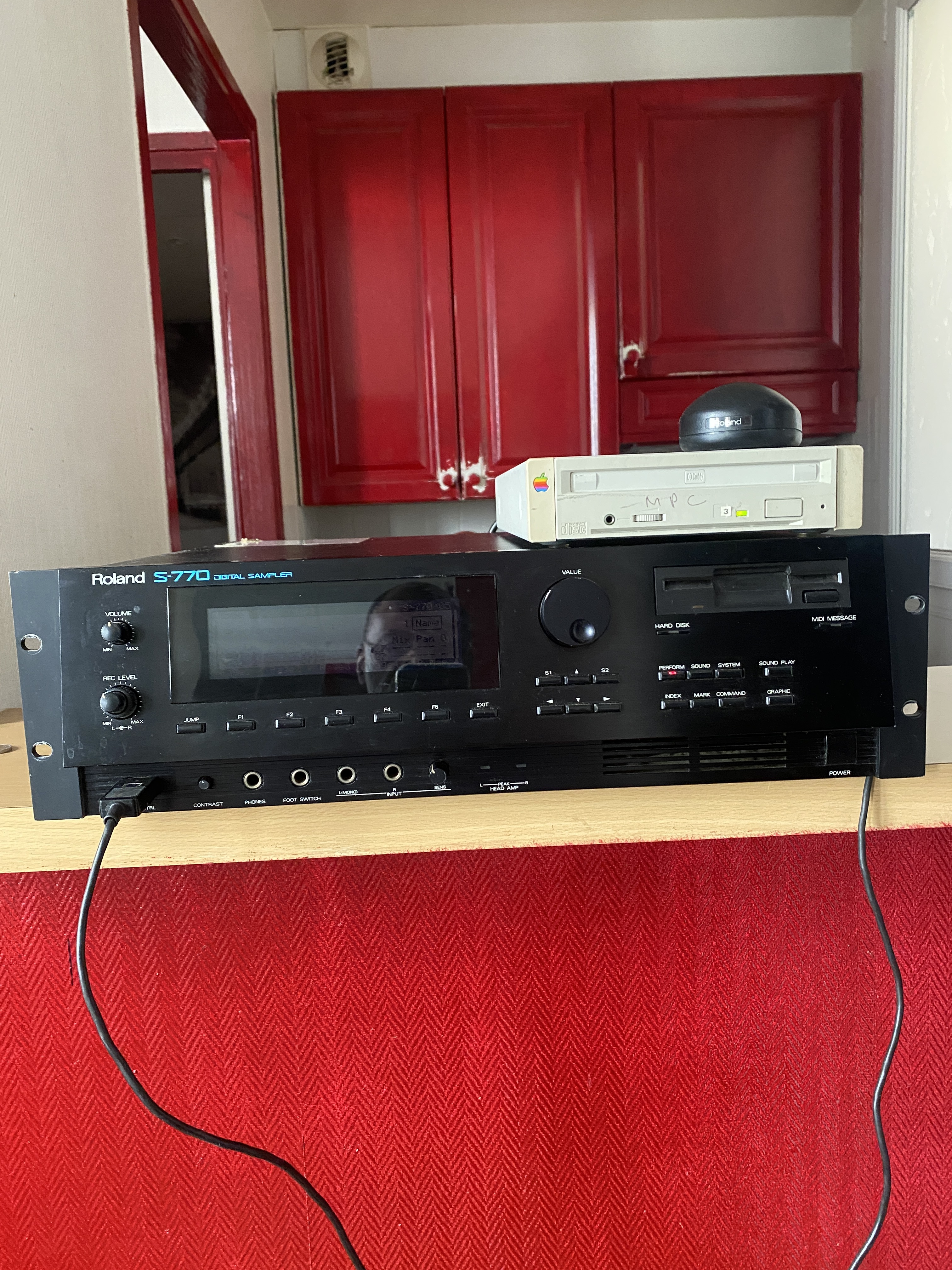 Pack Roland S-770 + Lecteur SCSI AppleCD300+ CD-ROMs
