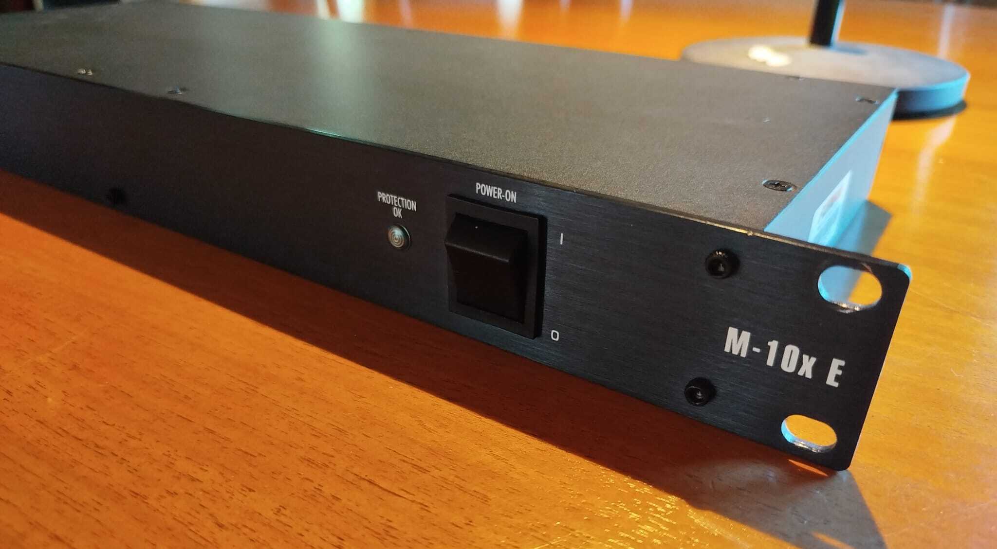 Stabilisateur de tension -FURMANN M 10XE-