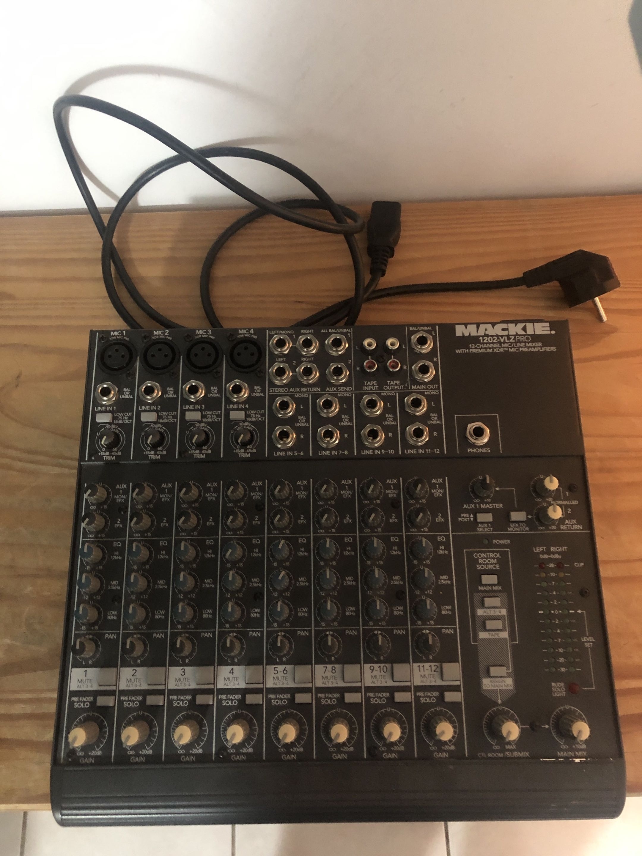 Mackie 1202 VLZ