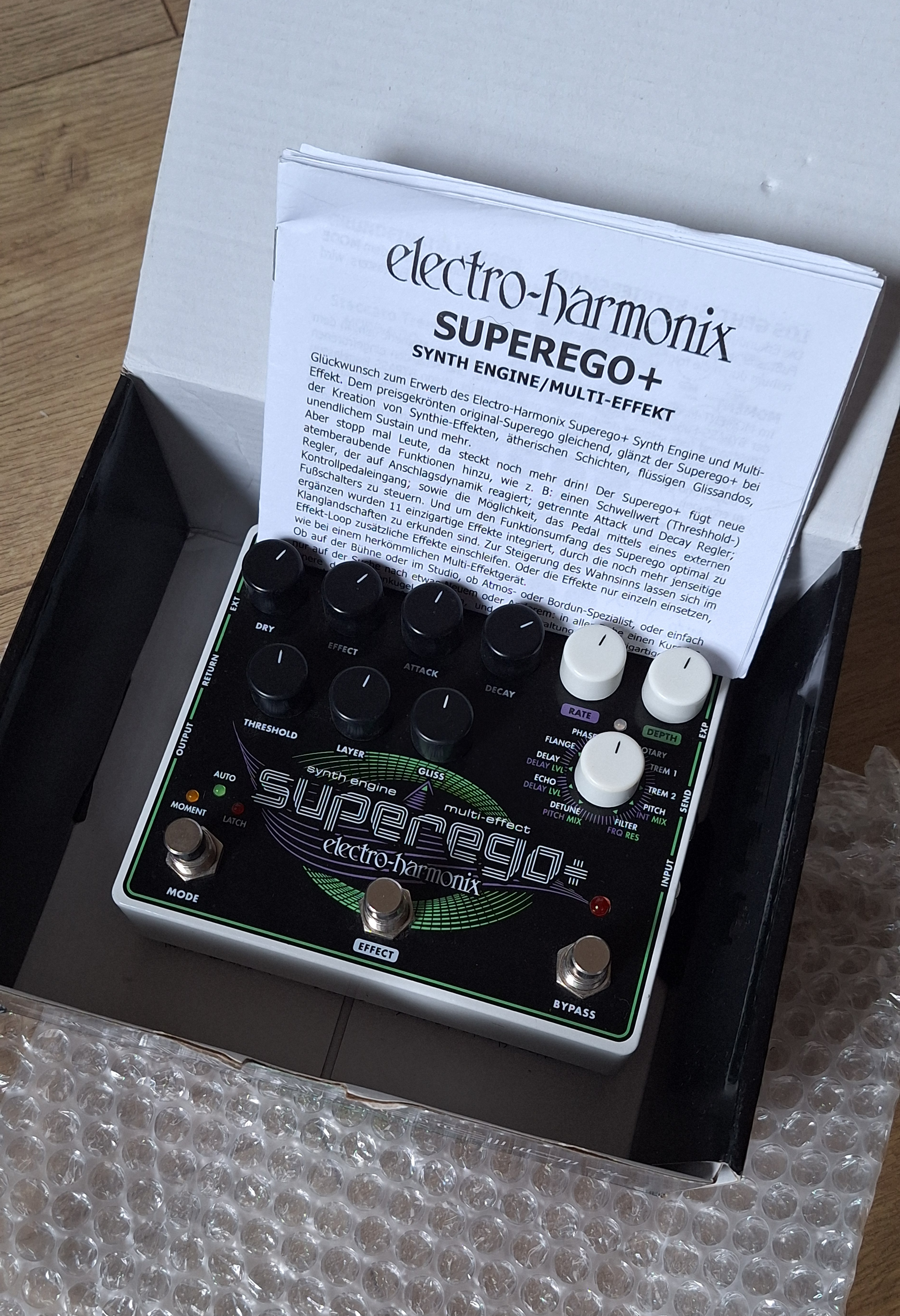  Electro-Harmonix Superego+