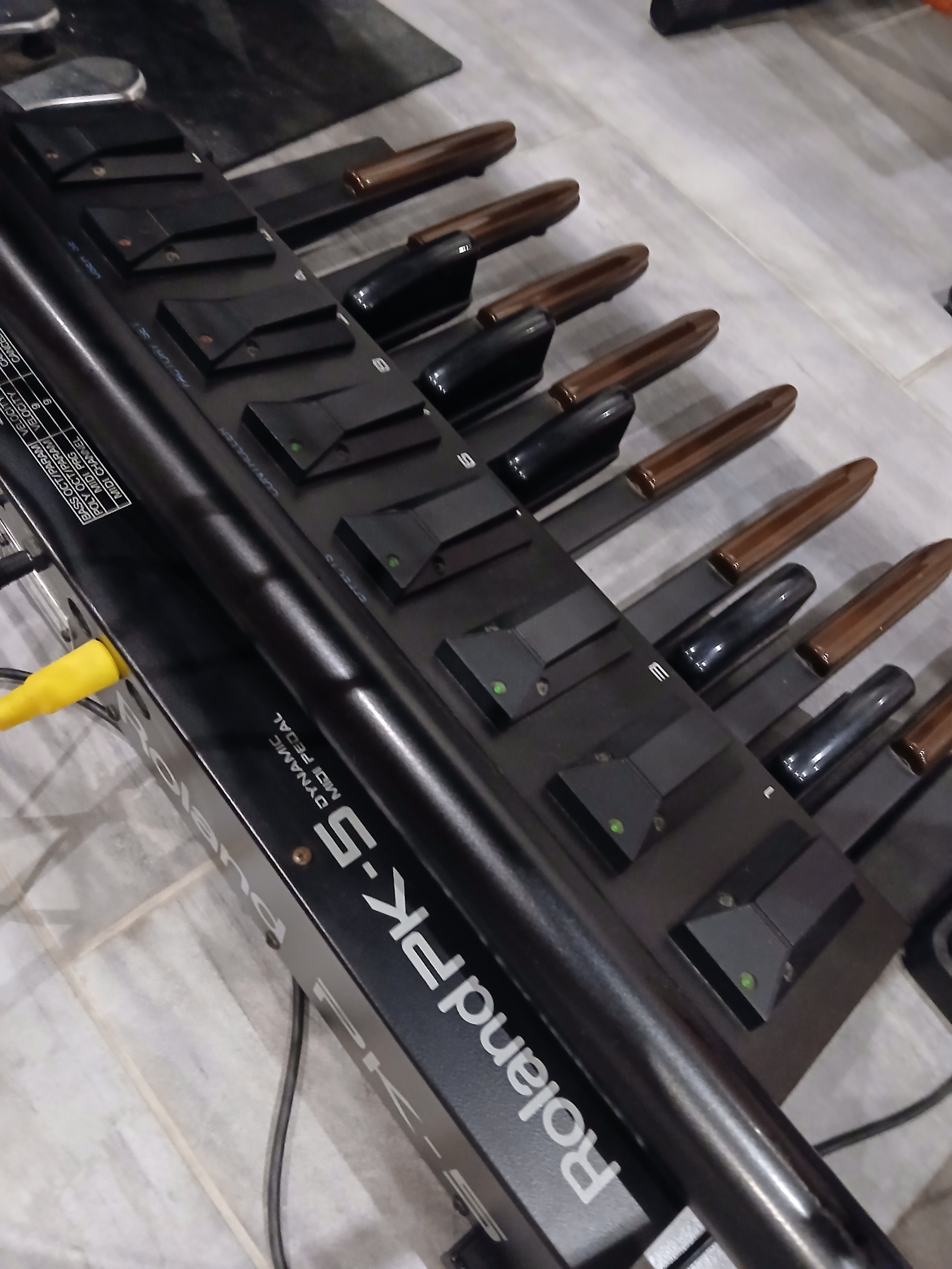 Vends pédalier PK-5 ROLAND midi