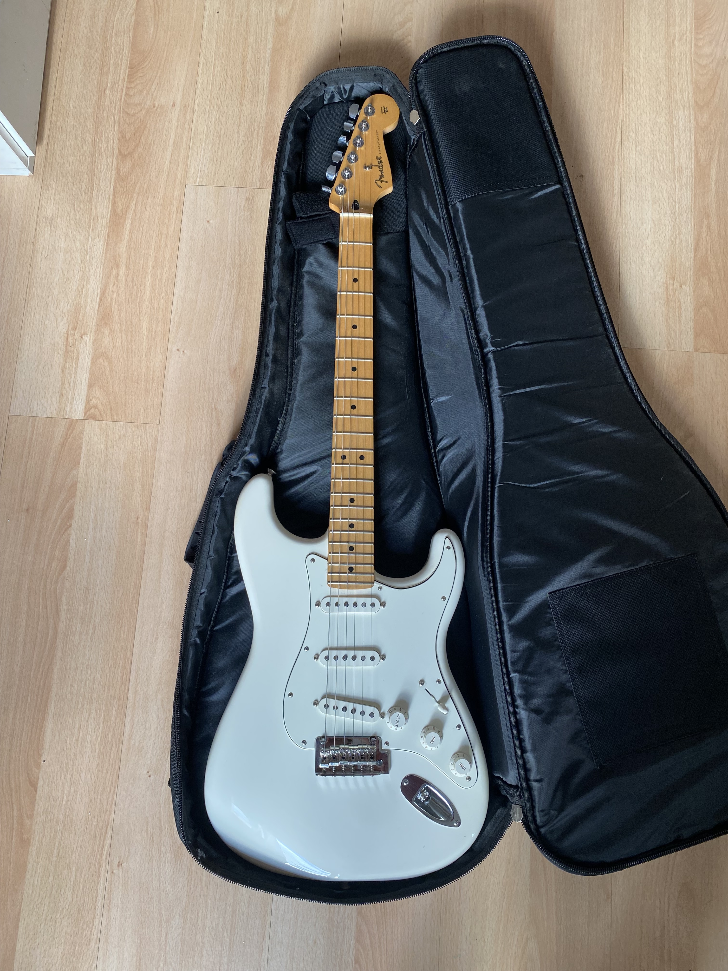 Fender Stratocaster Mexicaine - Polar White