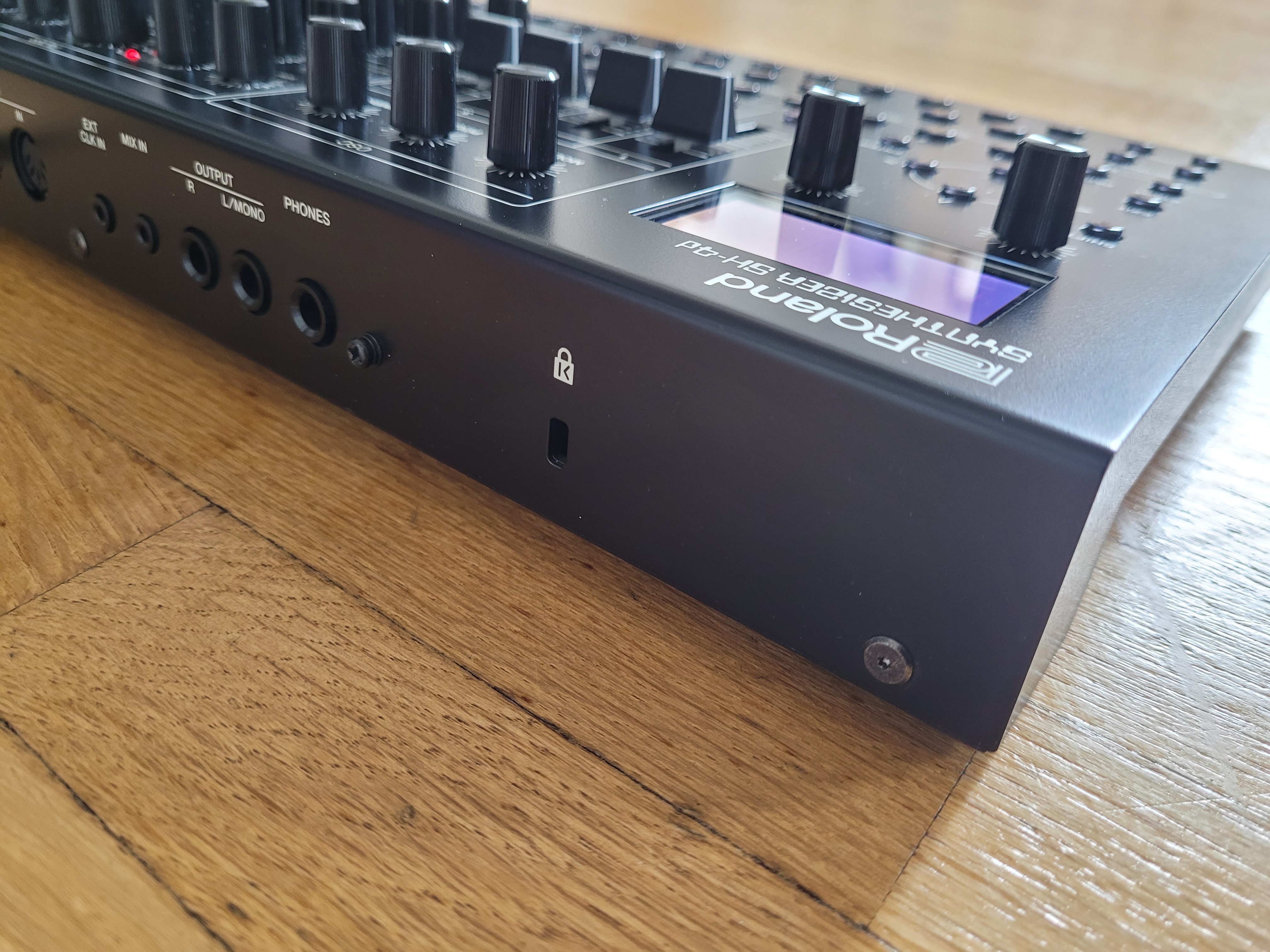 Roland SH-4d (32886)
