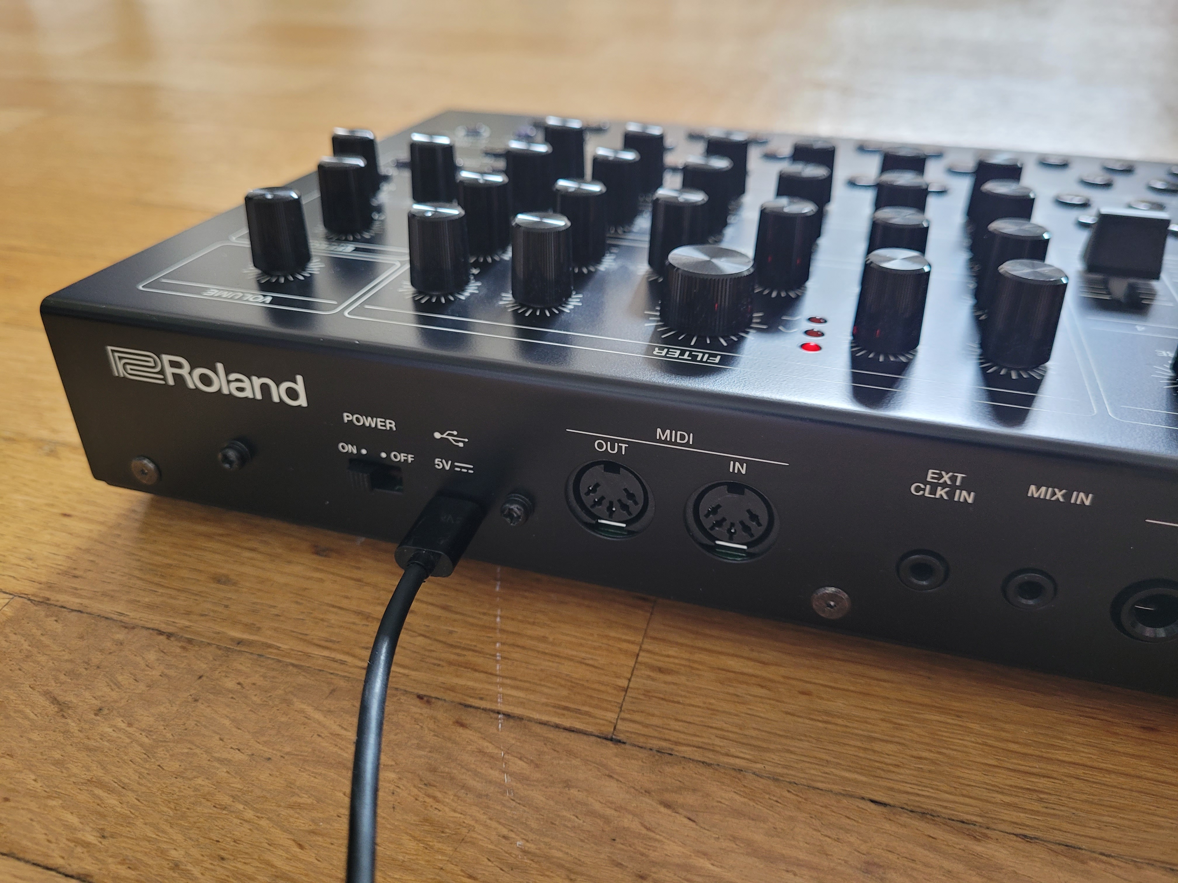 Roland SH-4d (24230)