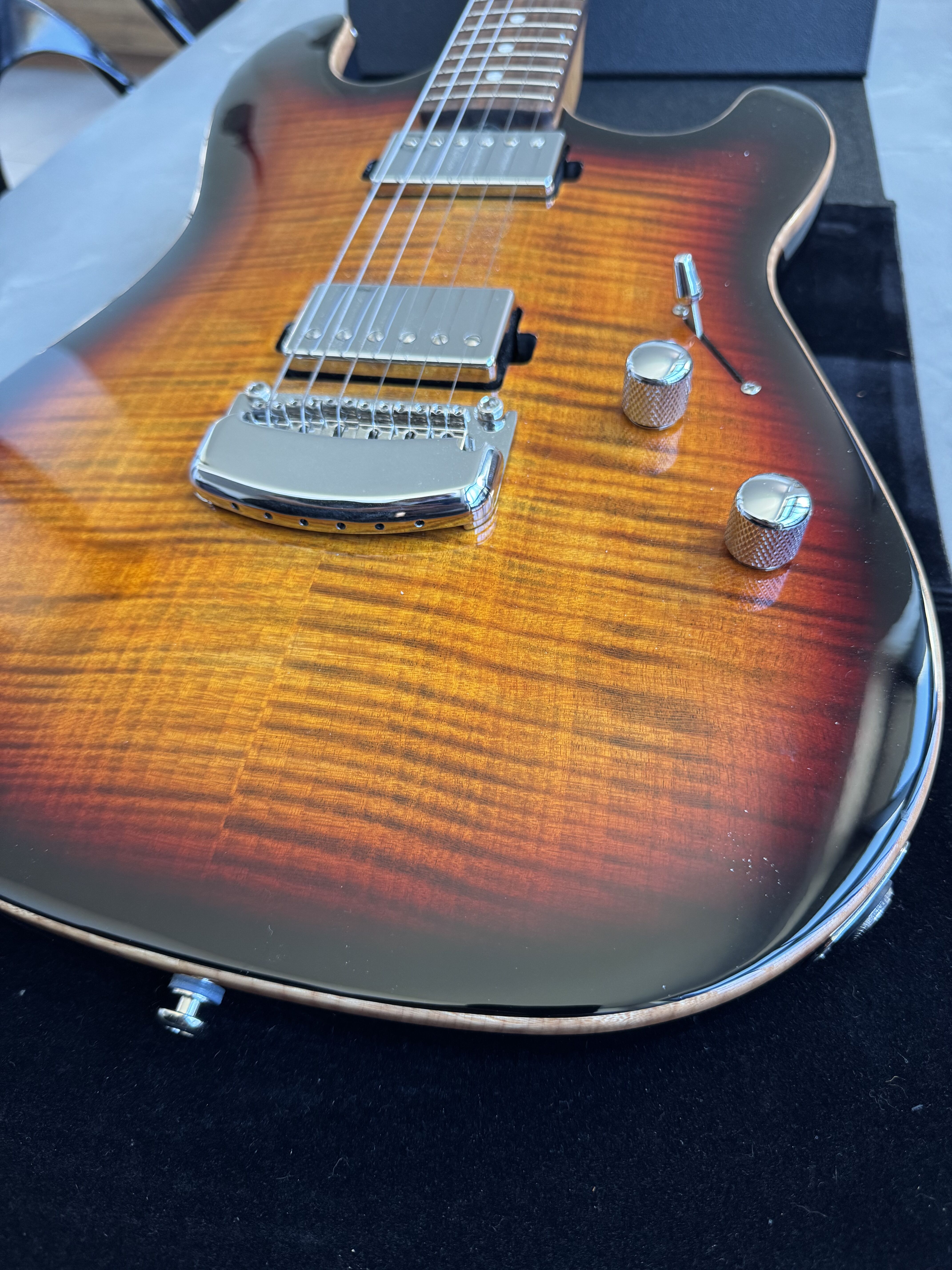 Vends Music Man Sabre Bougie Burst