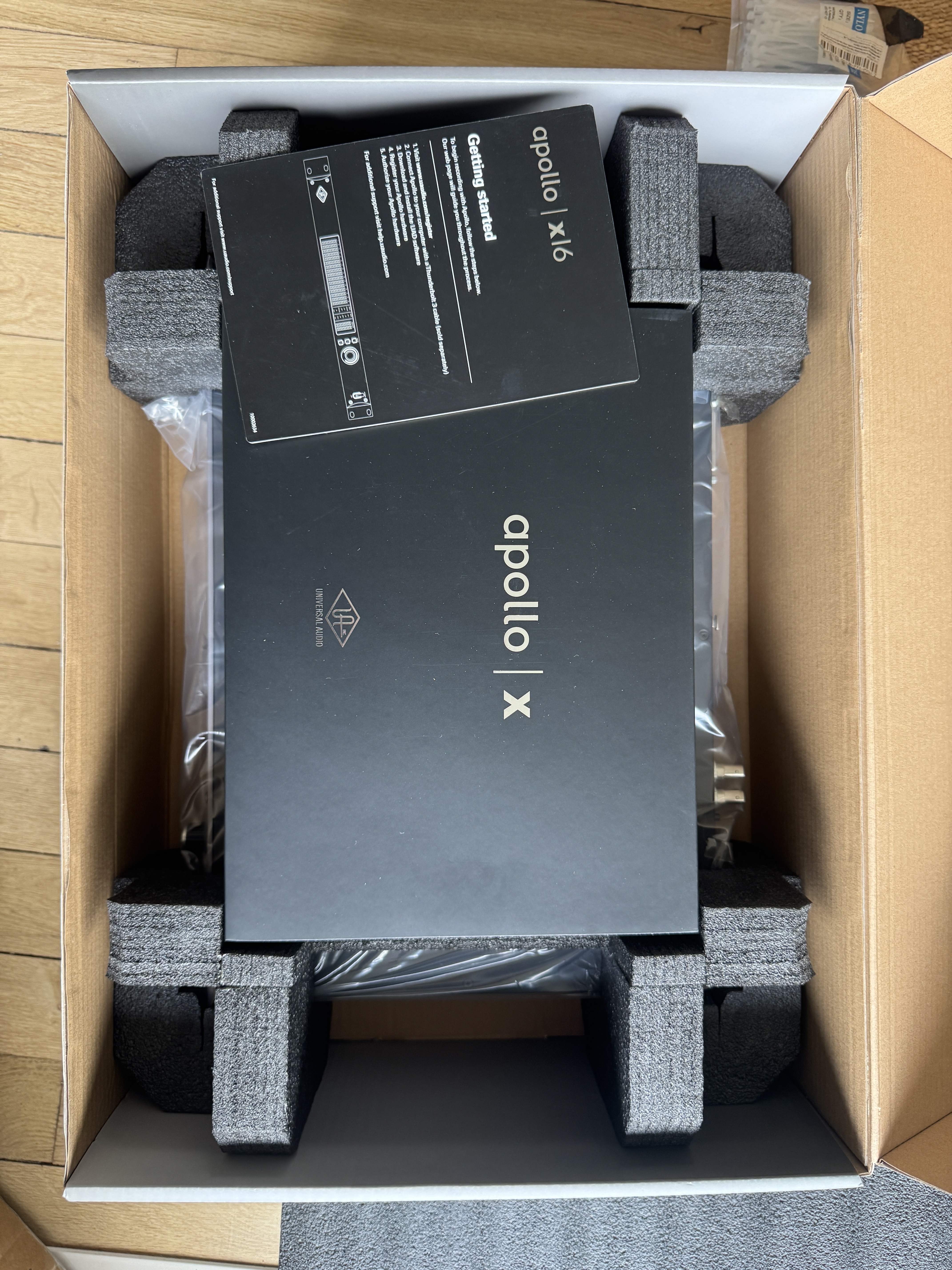 Universal Audio Apollo x16 (8855)