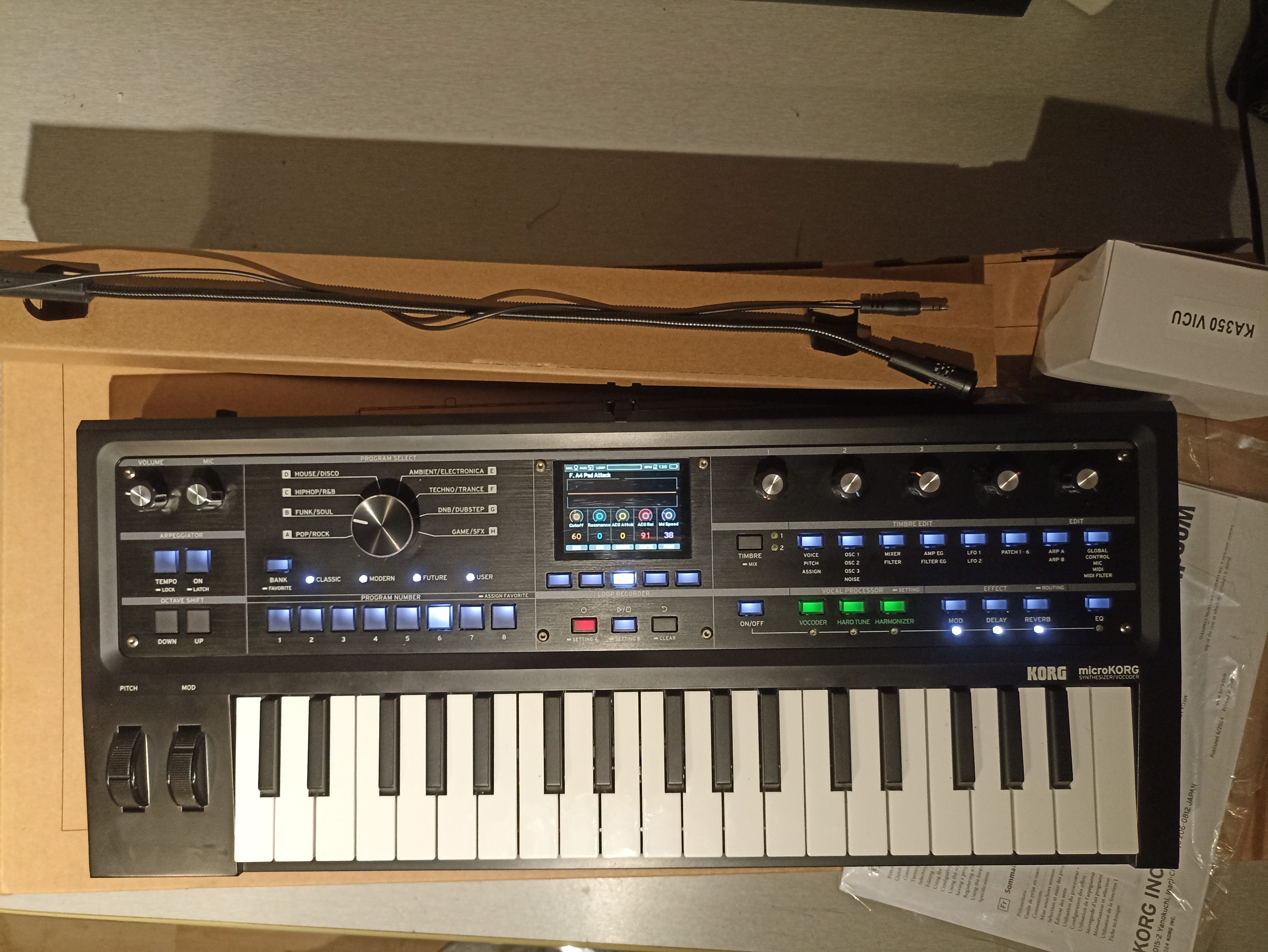 Vend Korg Microkorg 2 