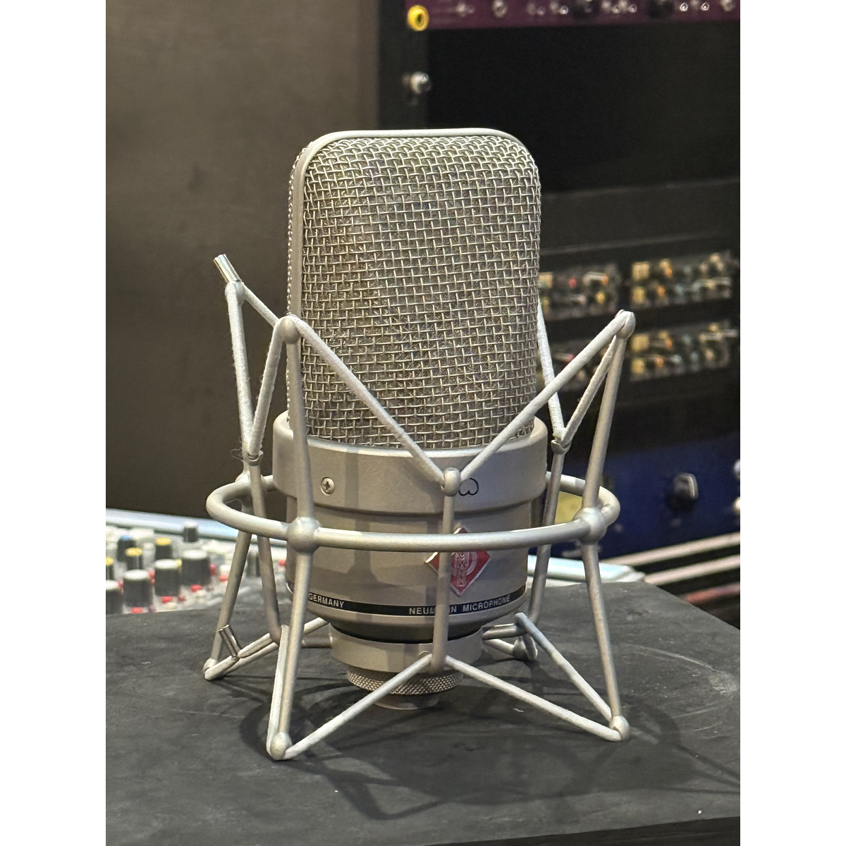 Neumann TLM 49