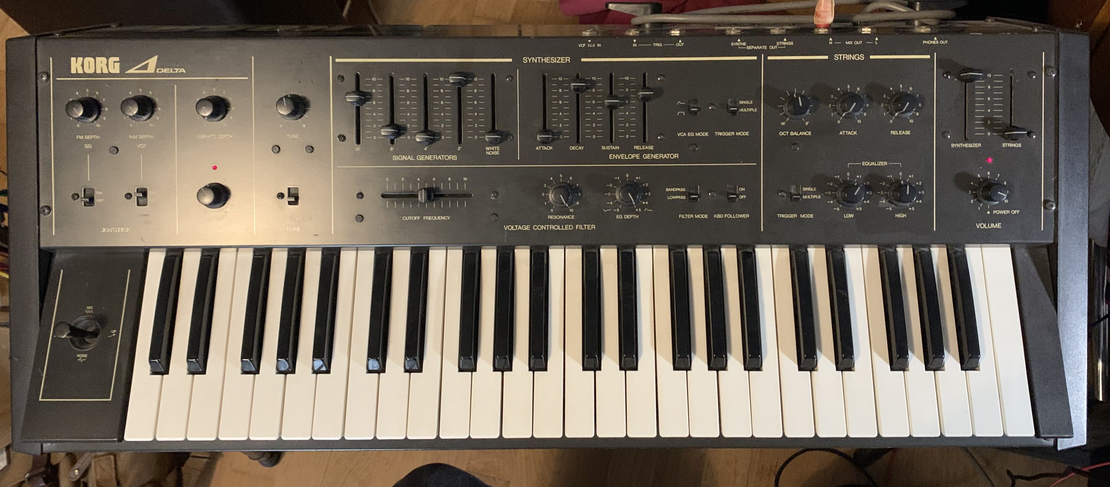 Vends Korg Delta