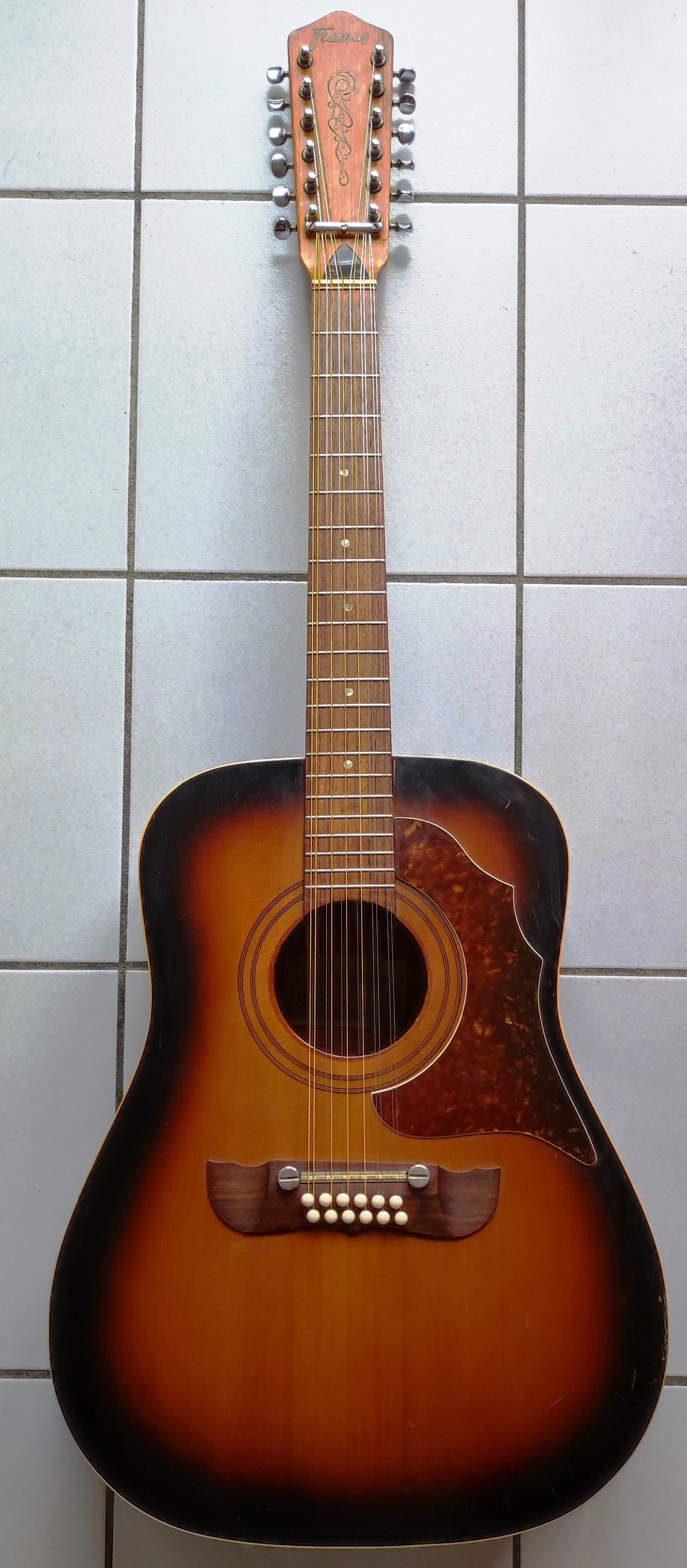 Guitare acoustique 12 cordes Framus 5/296 de juillet 1968