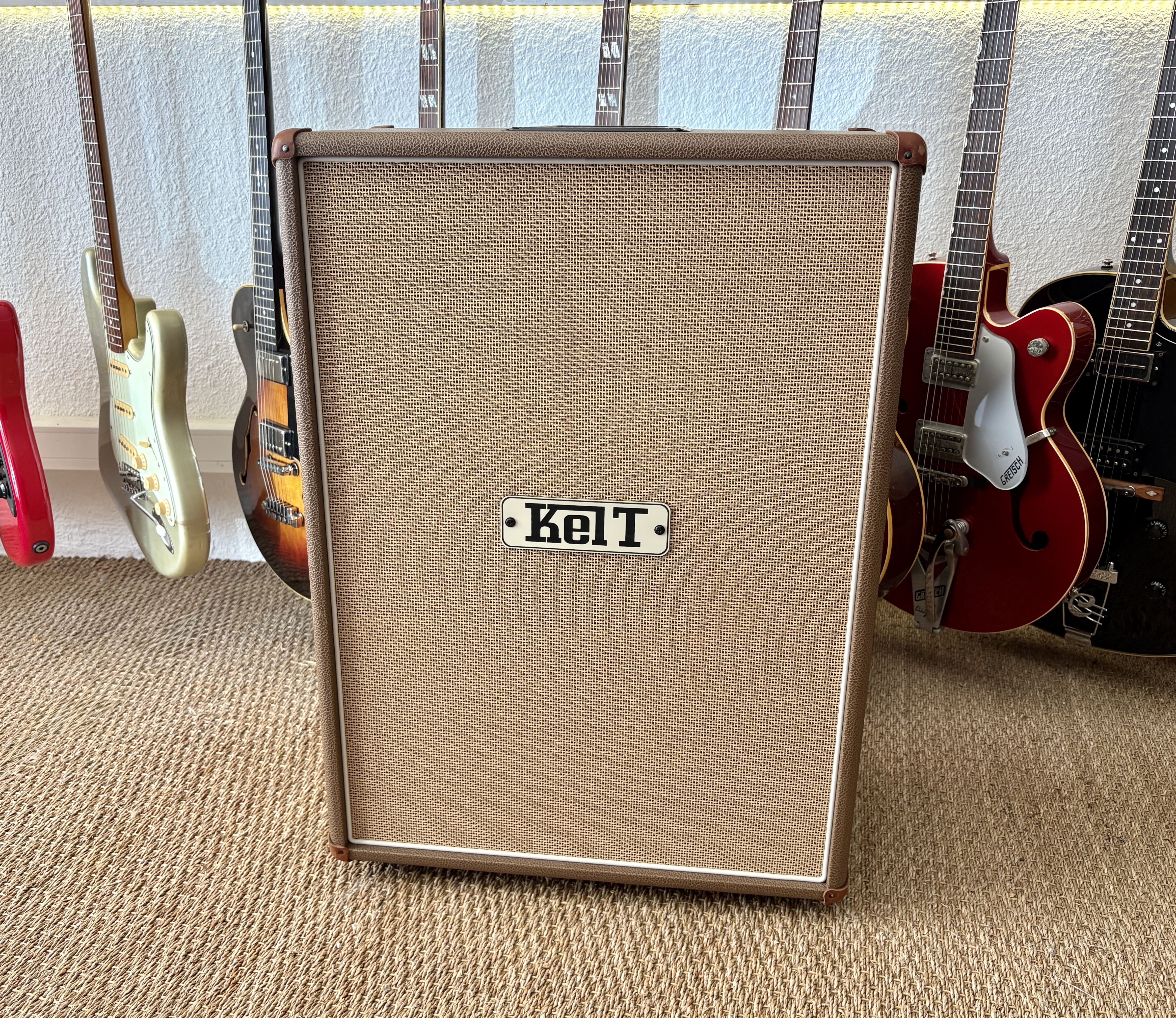 Kelt Cabinet 212
