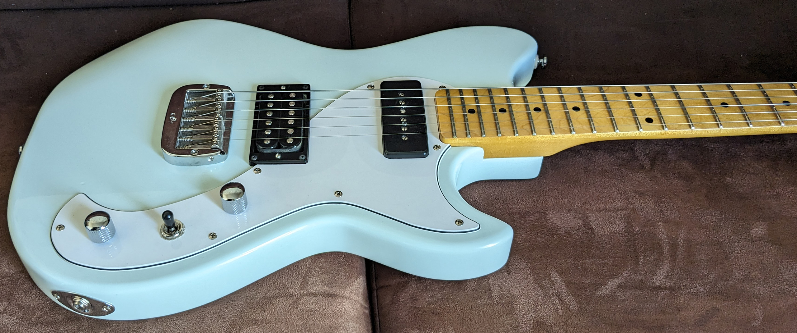 G&L Tribute Fallout (37274)