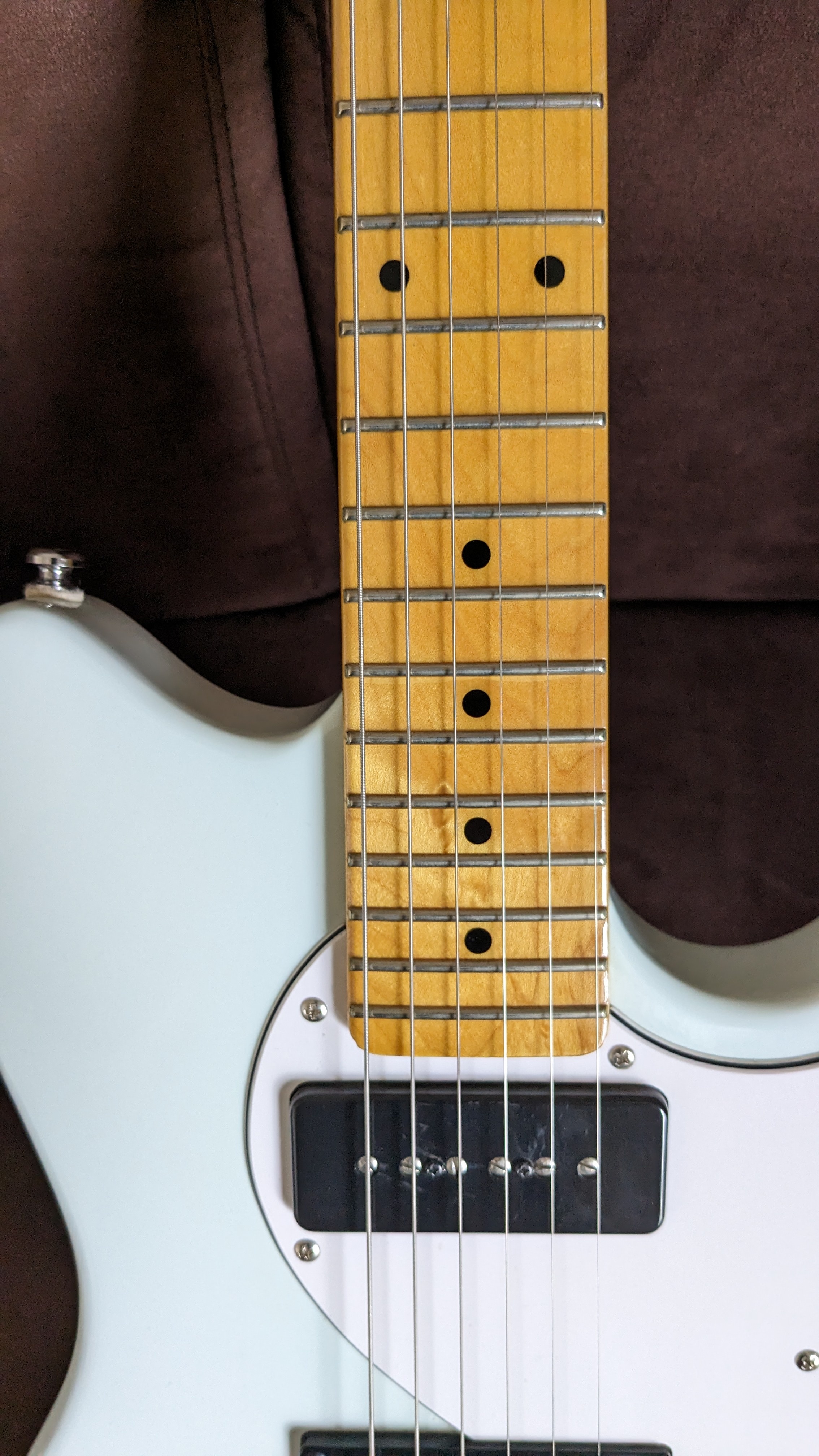 G&L Tribute Fallout (8121)