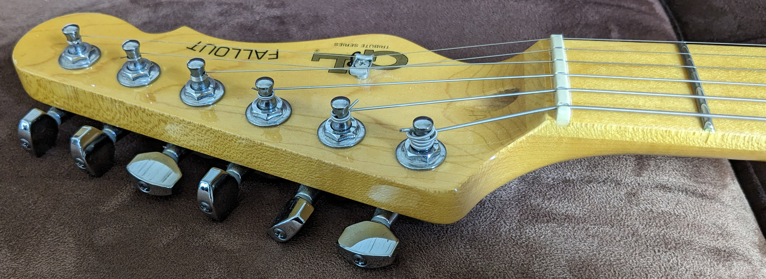 G&L Tribute Fallout (20142)