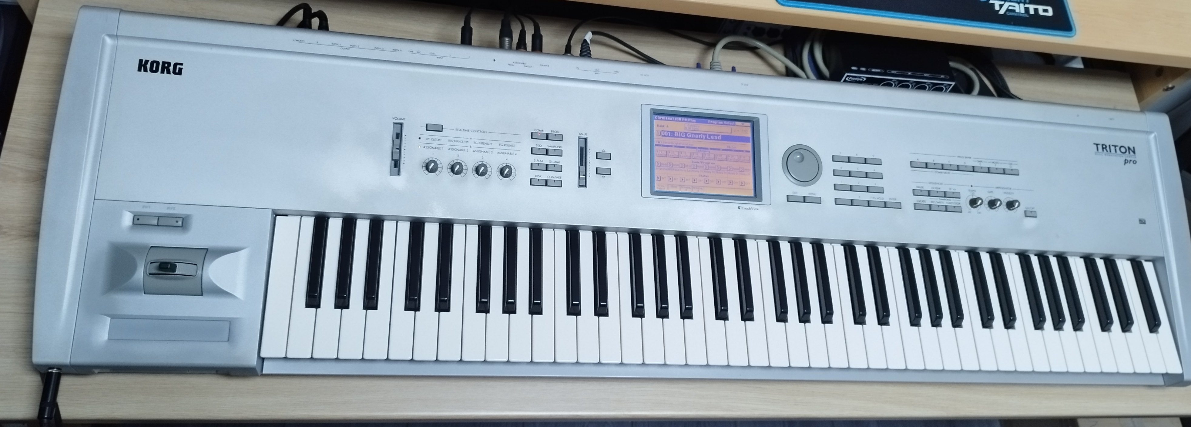 Korg Triton pro 76+EXB MOSS+ZIP SCSI+FLY