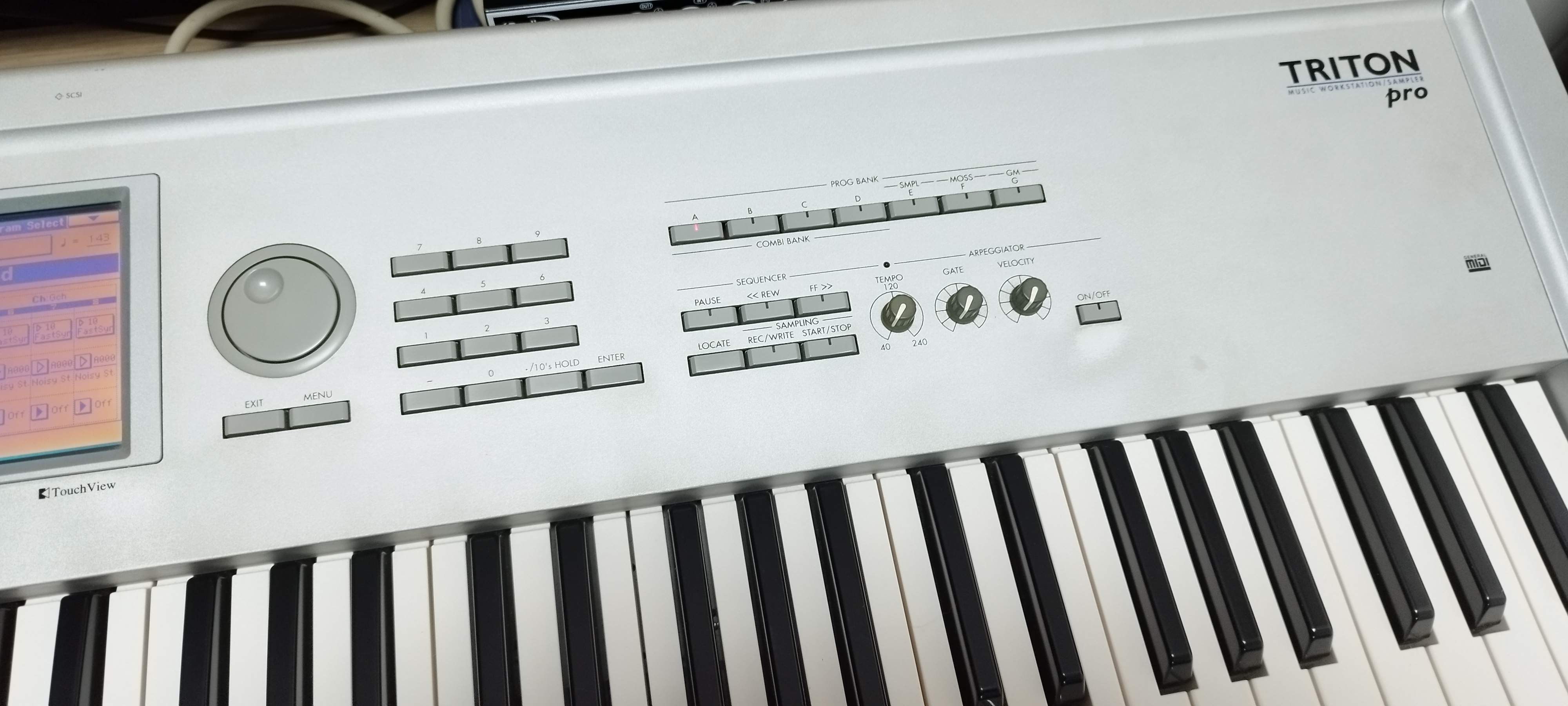 Korg Triton Pro 76 (27656)