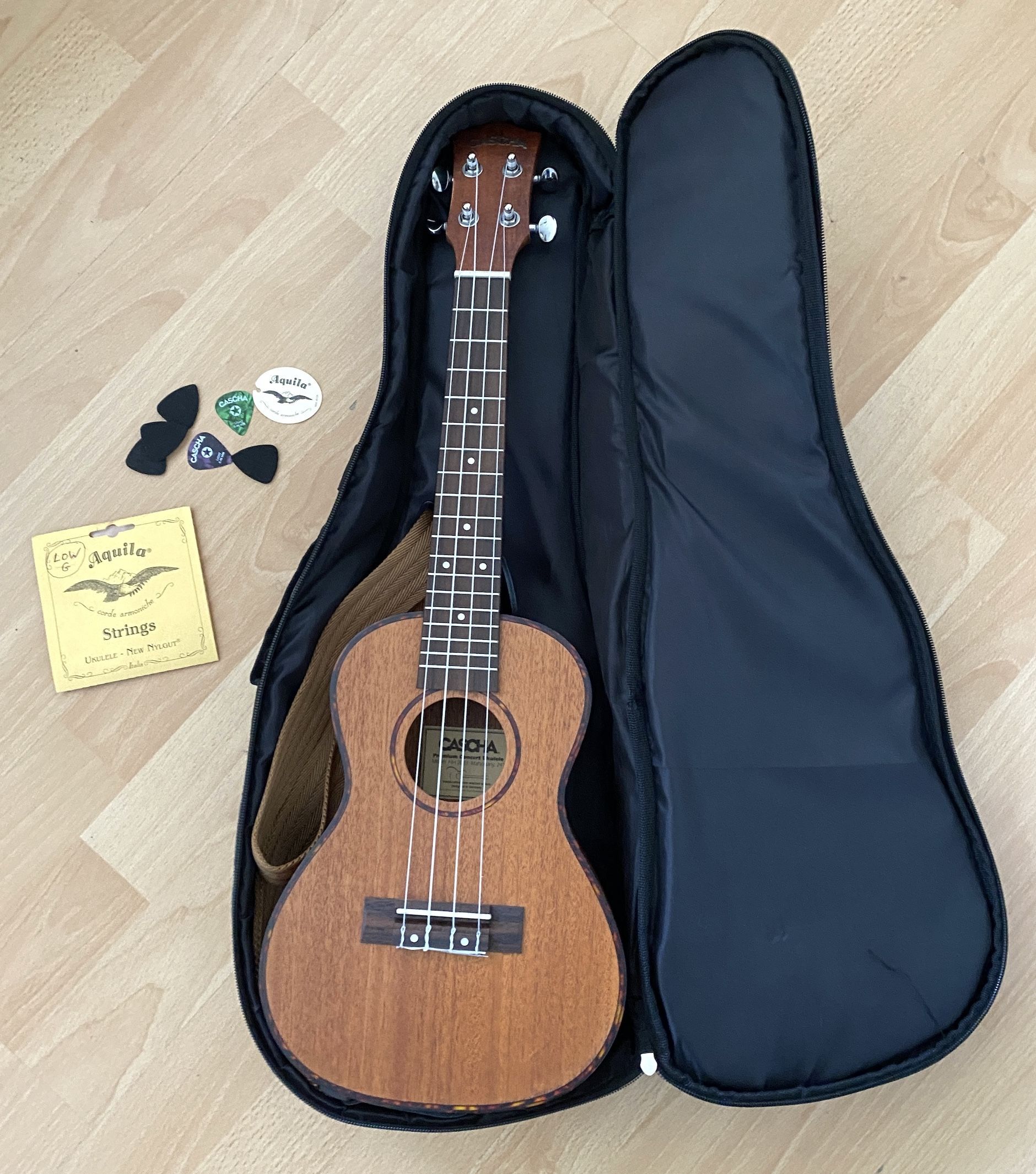 Vends Ukulele Concert Cascha Premium Mahogany