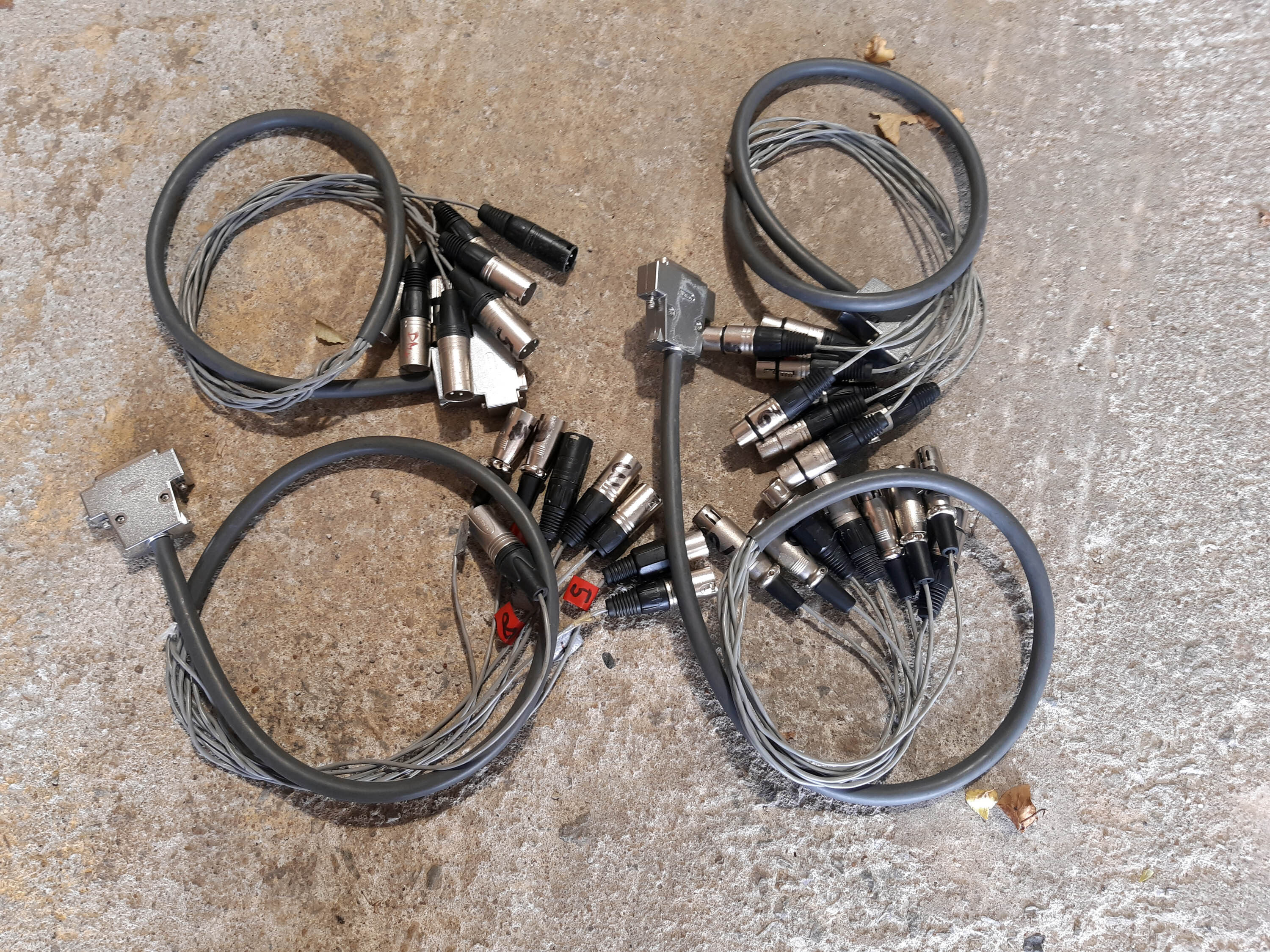 Vends 4 Cables Multipaires symétrique 8 voies - Sub-D 25 vers XLR ( M & F )