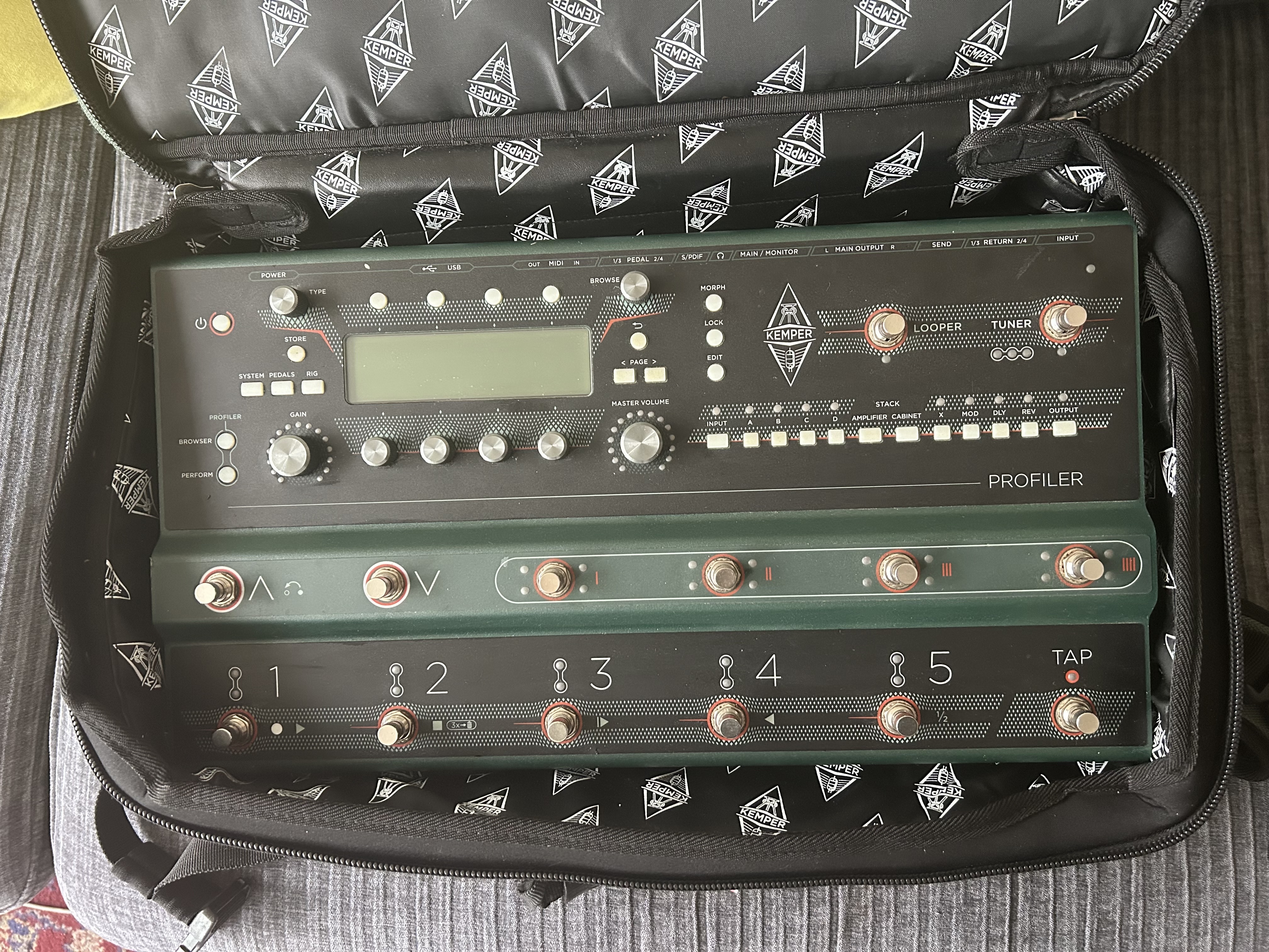 Kemper profiler stage