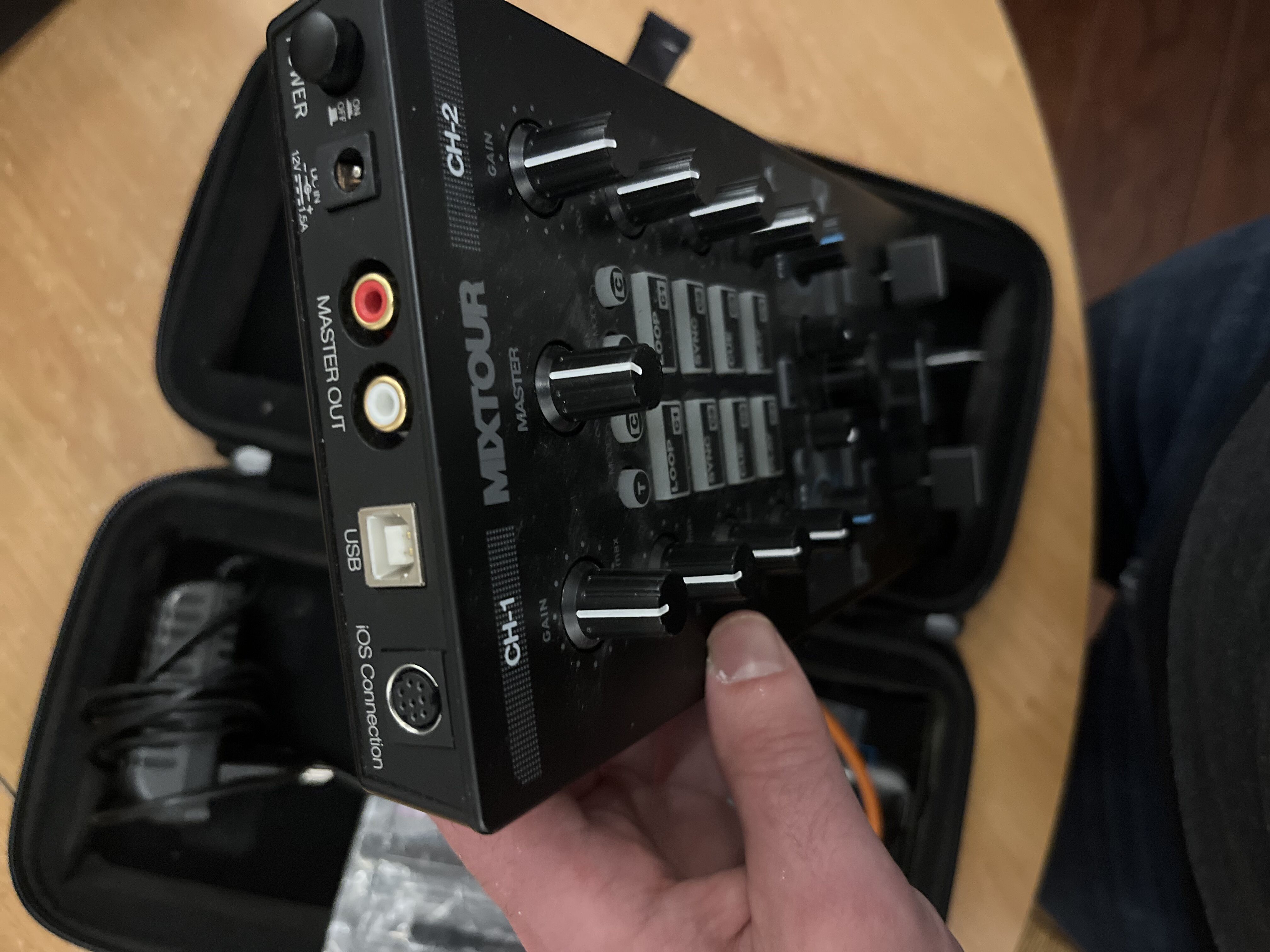 Reloop Mixtour (49442)