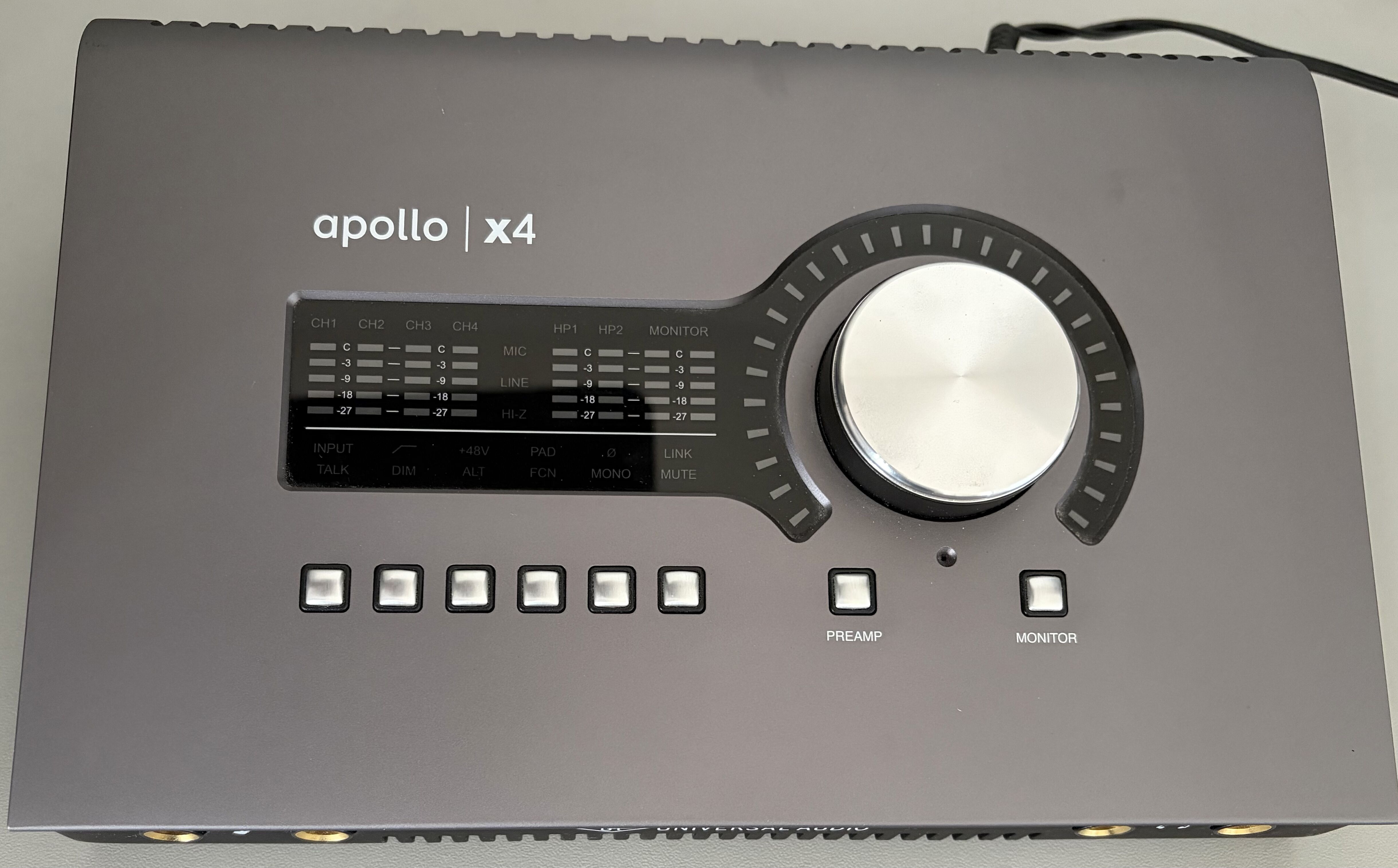 Universal Audio Apollo x4 Heritage Edition 120 plugs