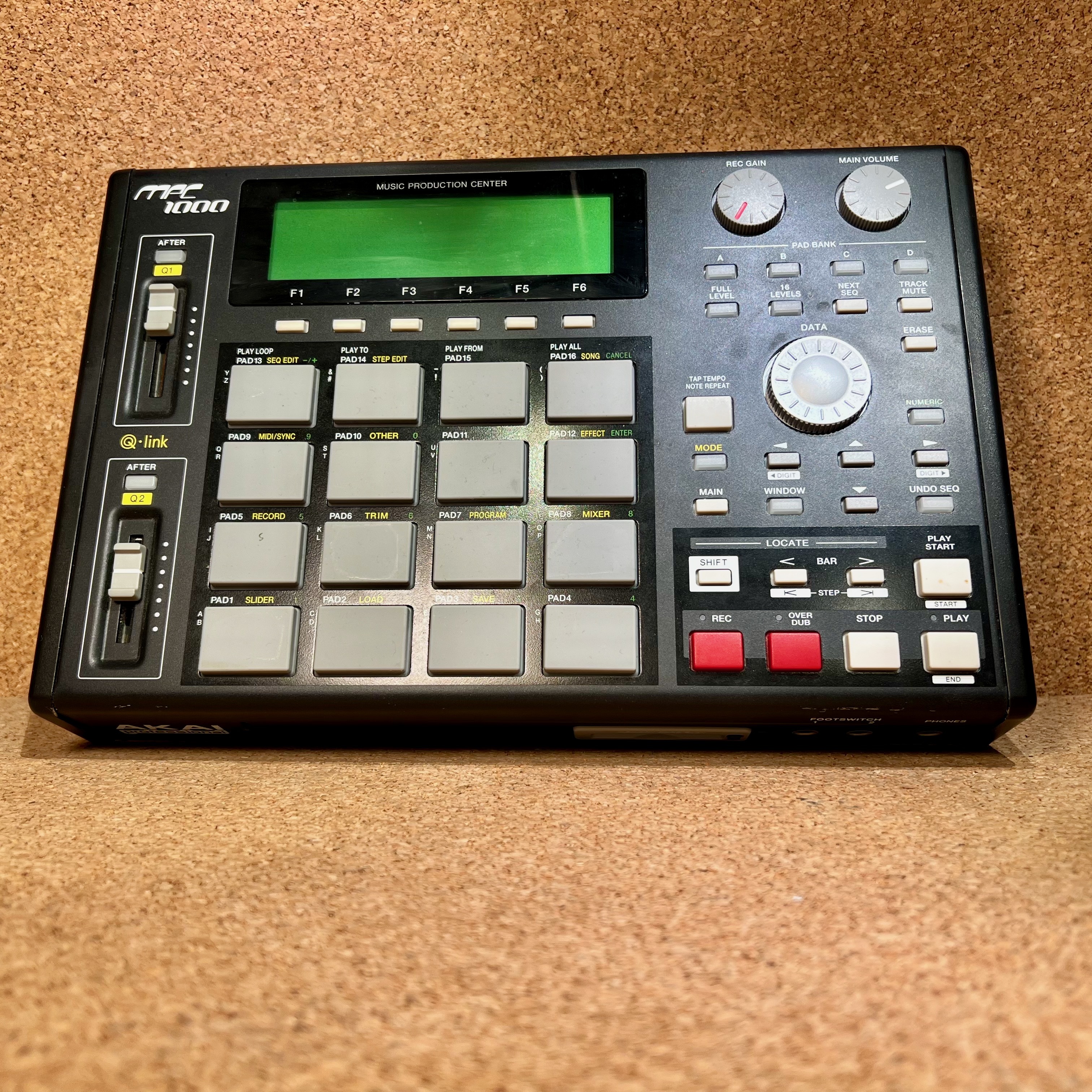 Akai Professional MPC1000 Black (33944)