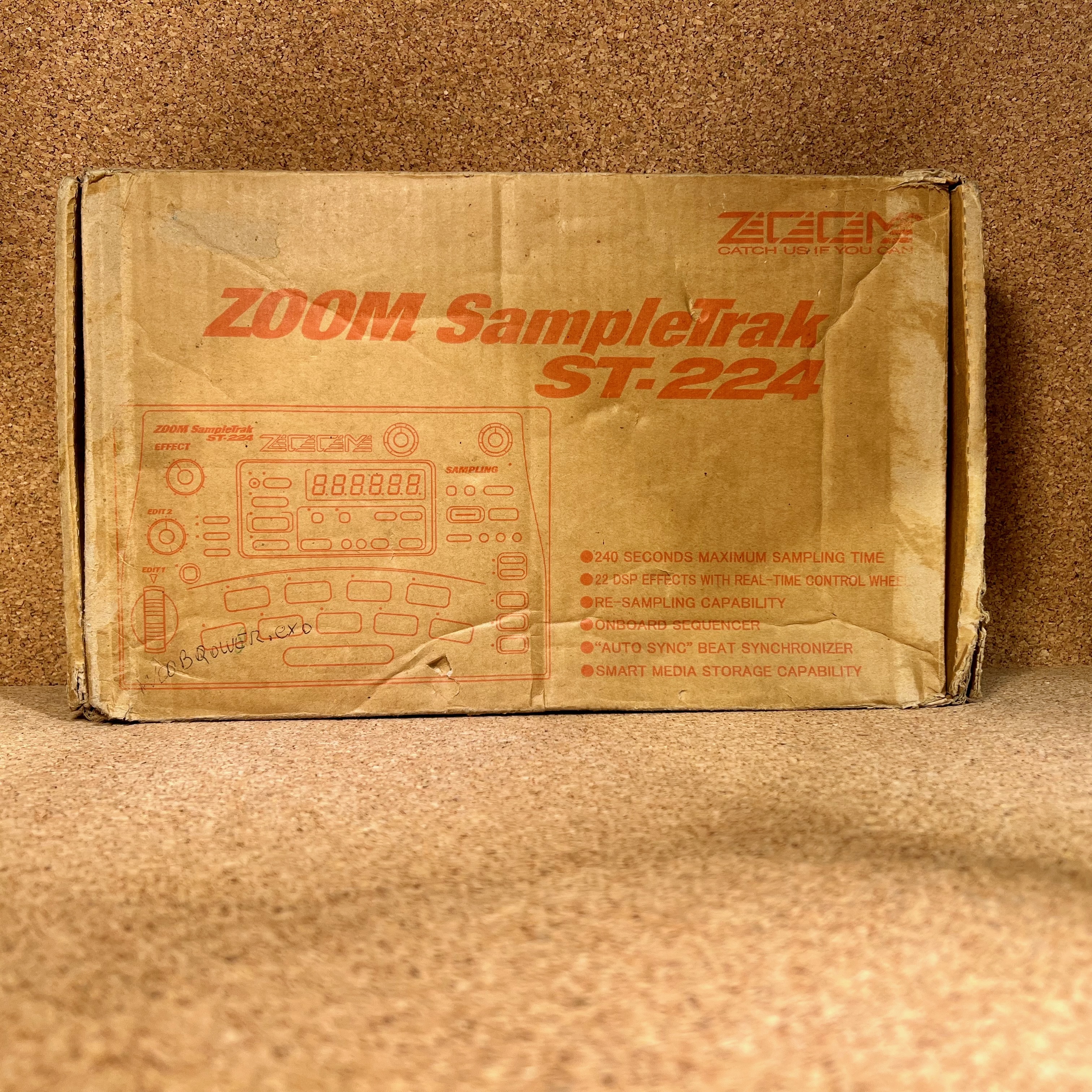 A vendre Zoom ST-224 dans sa boîte avec accessoires. 