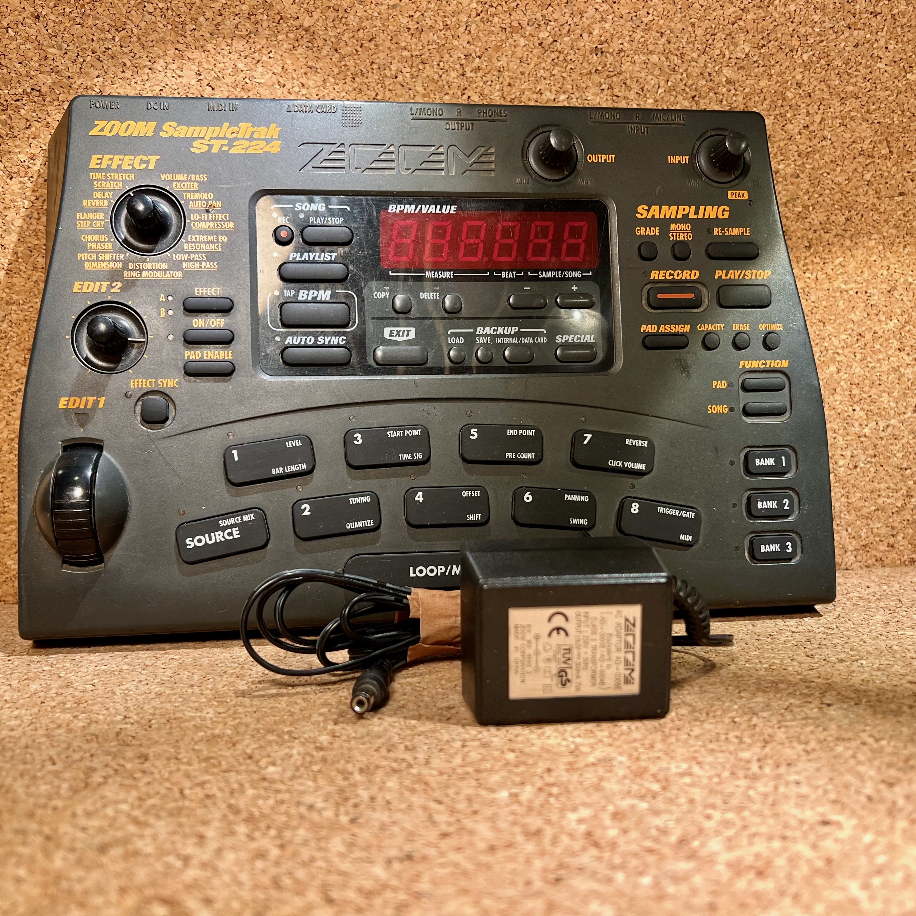 Zoom ST-224 (1844)