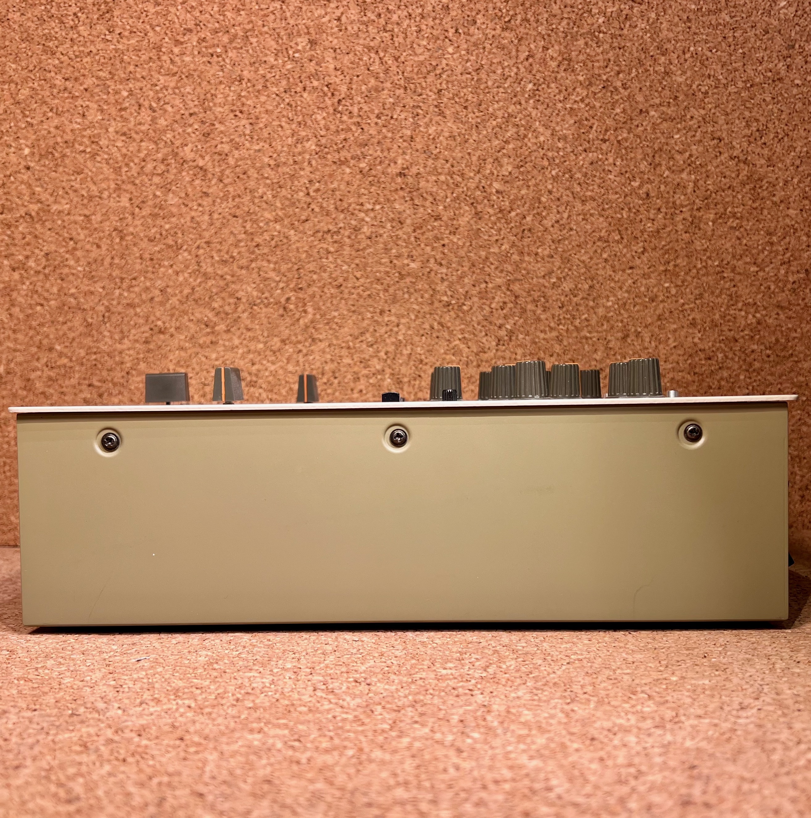 Roland DJ-99 (65760)
