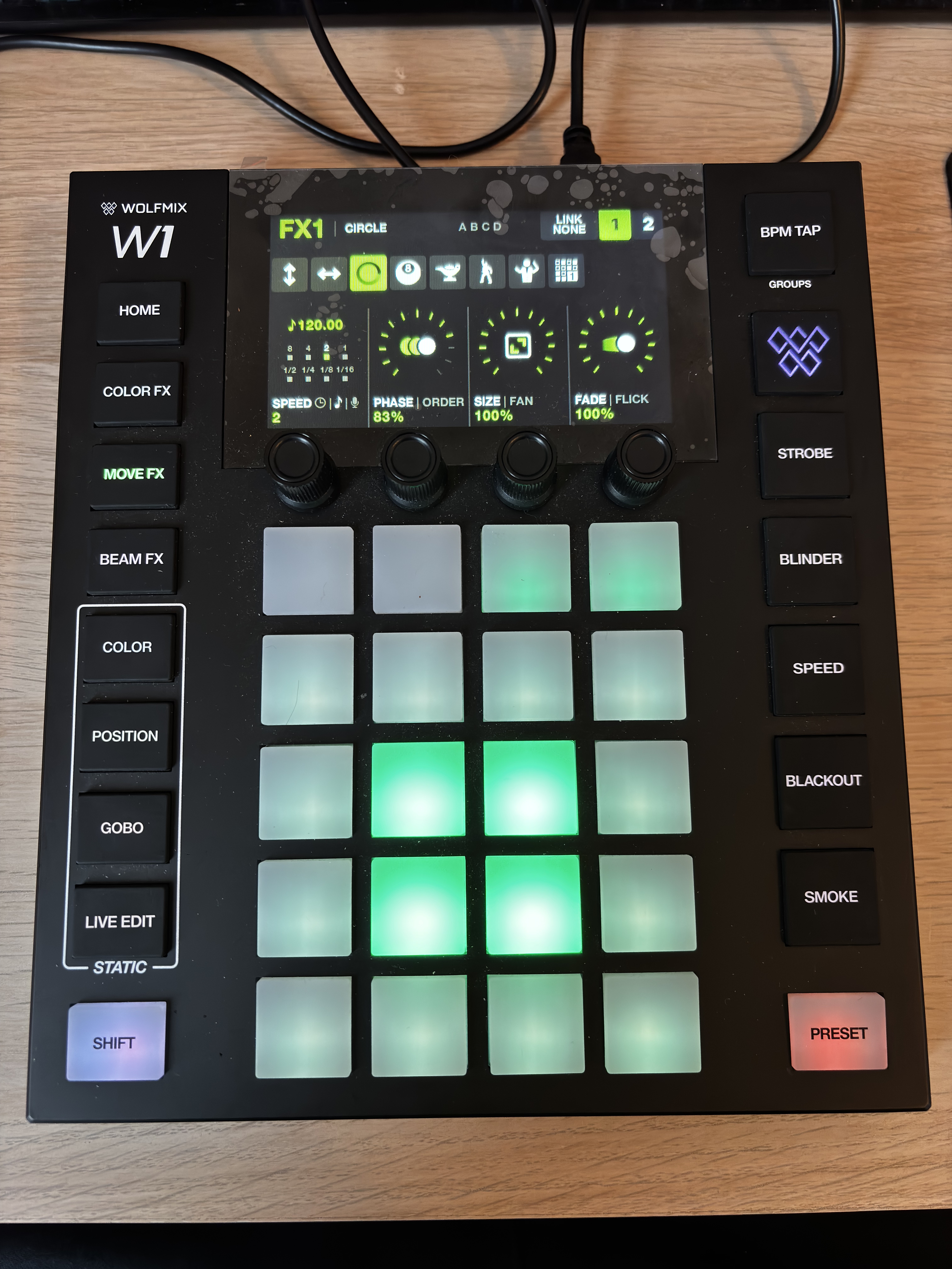Wolfmix W1 MK2 – Pack complet + Easy View 3D + 3e univers + WLINK + Contrôleur Akai mini