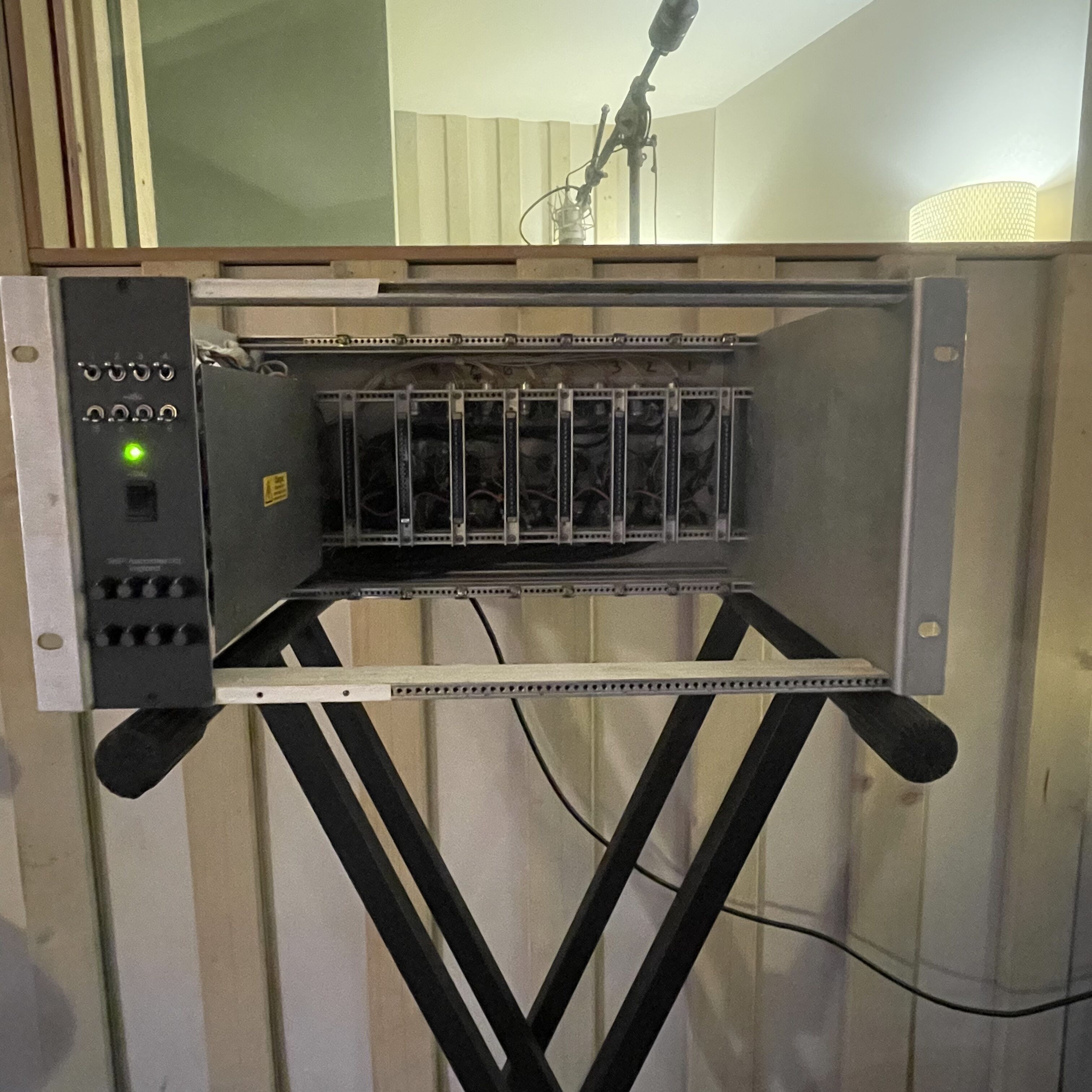 RACK SHEP ASSOCIATES LTD -NEVE 1073 - 8 SLOTS 