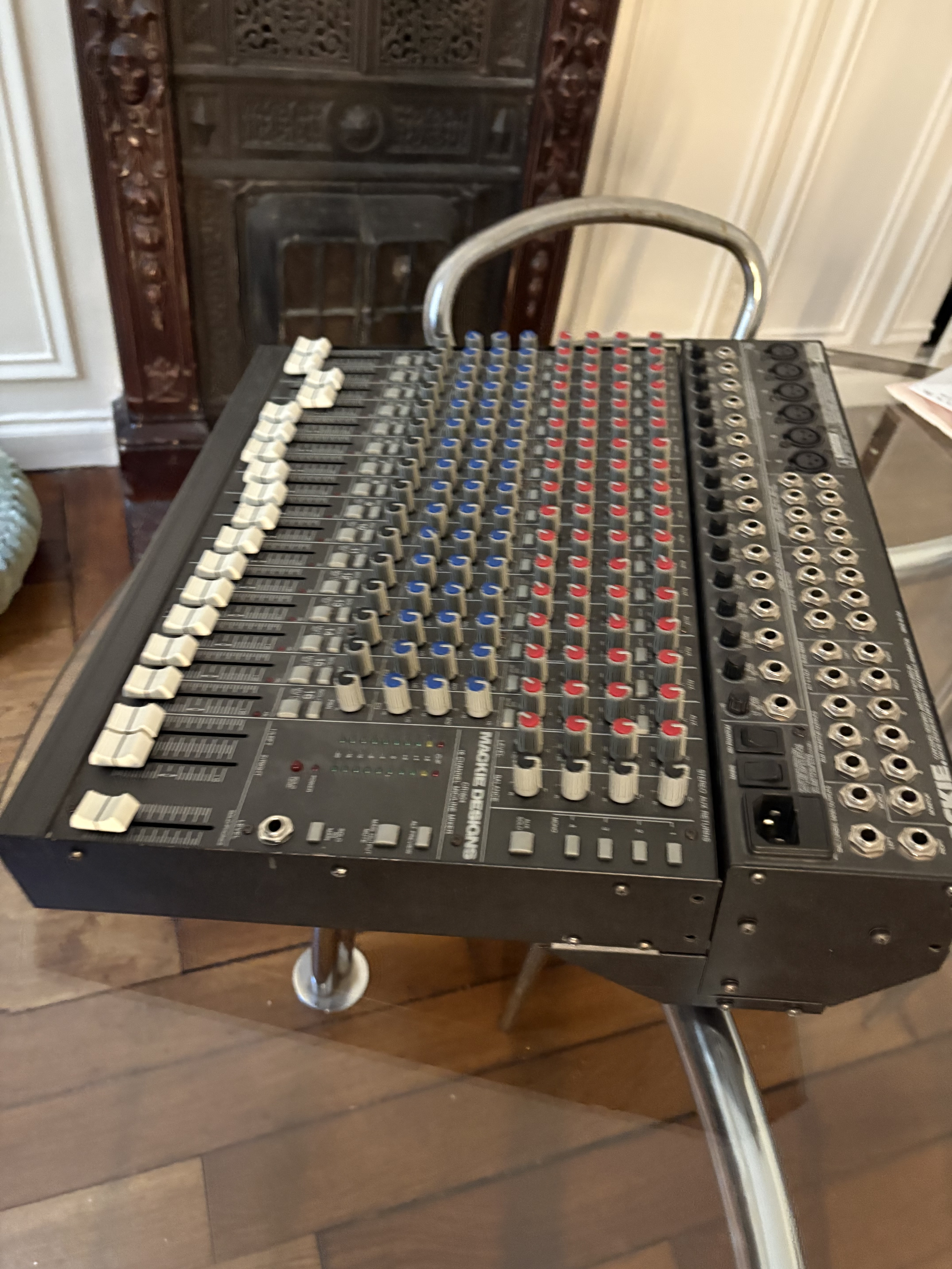 Mackie CR1604 (11932)