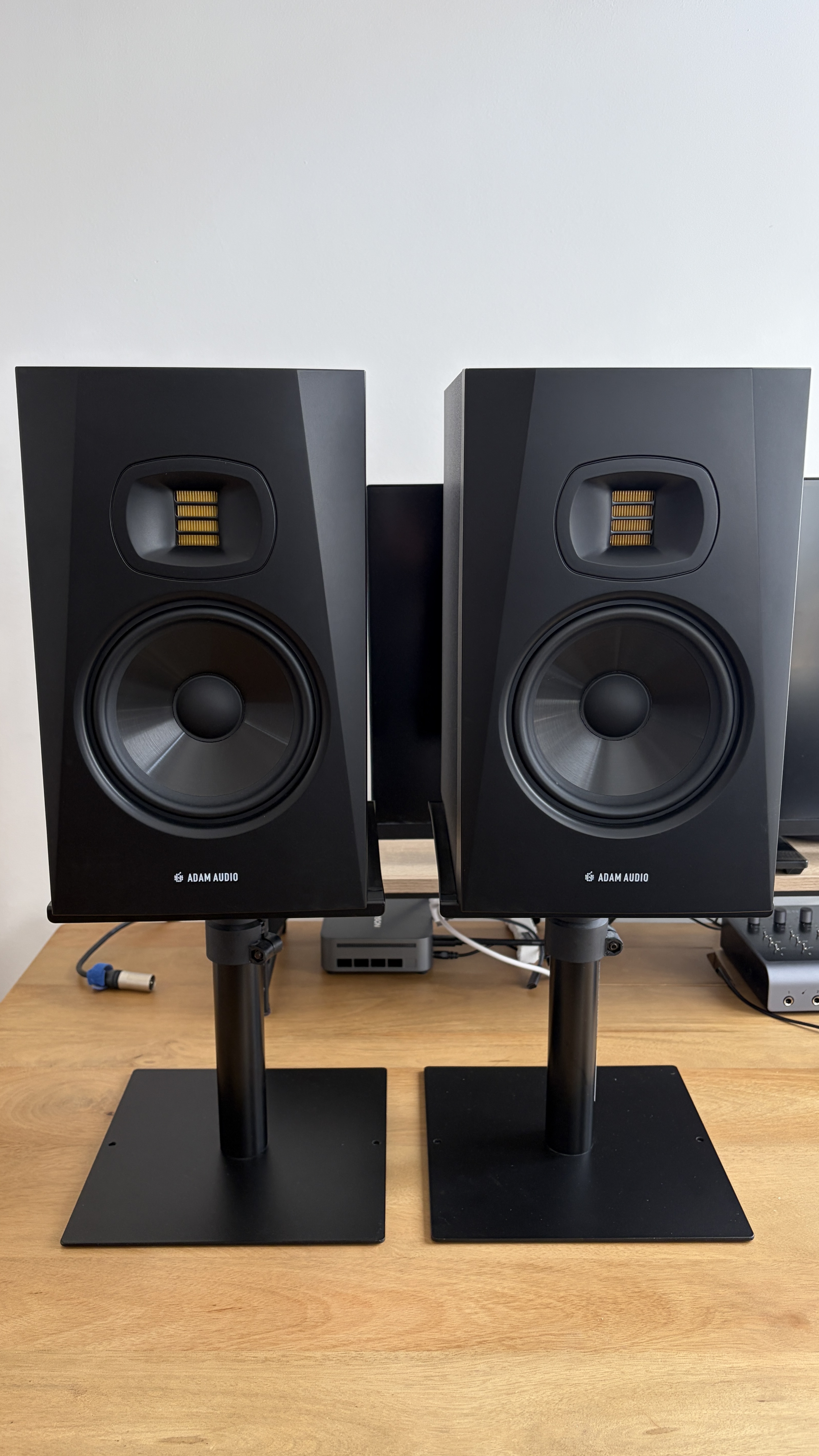 Enceintes monitoring Adam Audio T7V + pieds (garantie fin 2029)