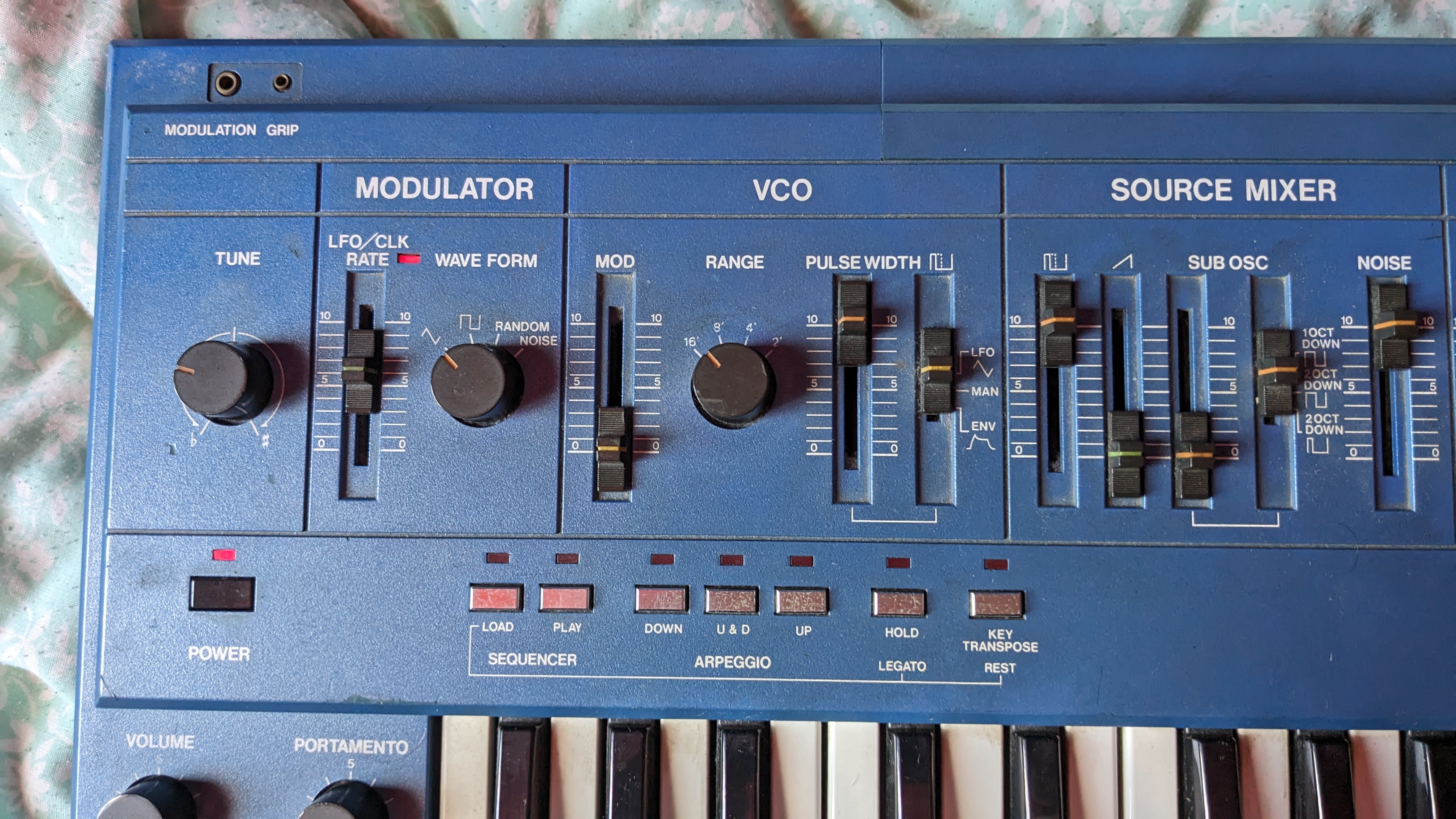 Roland SH-101 (17539)