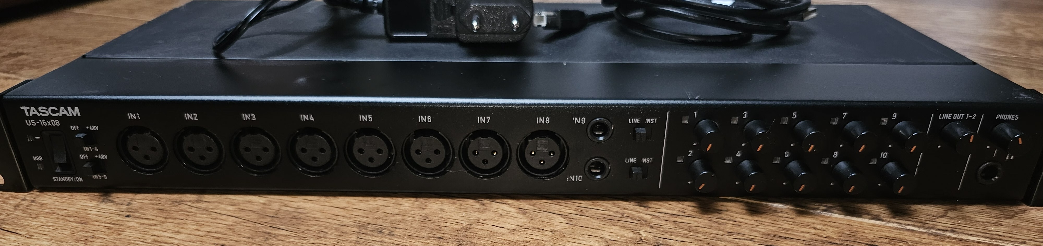 Tascam US-16X08 (22609)