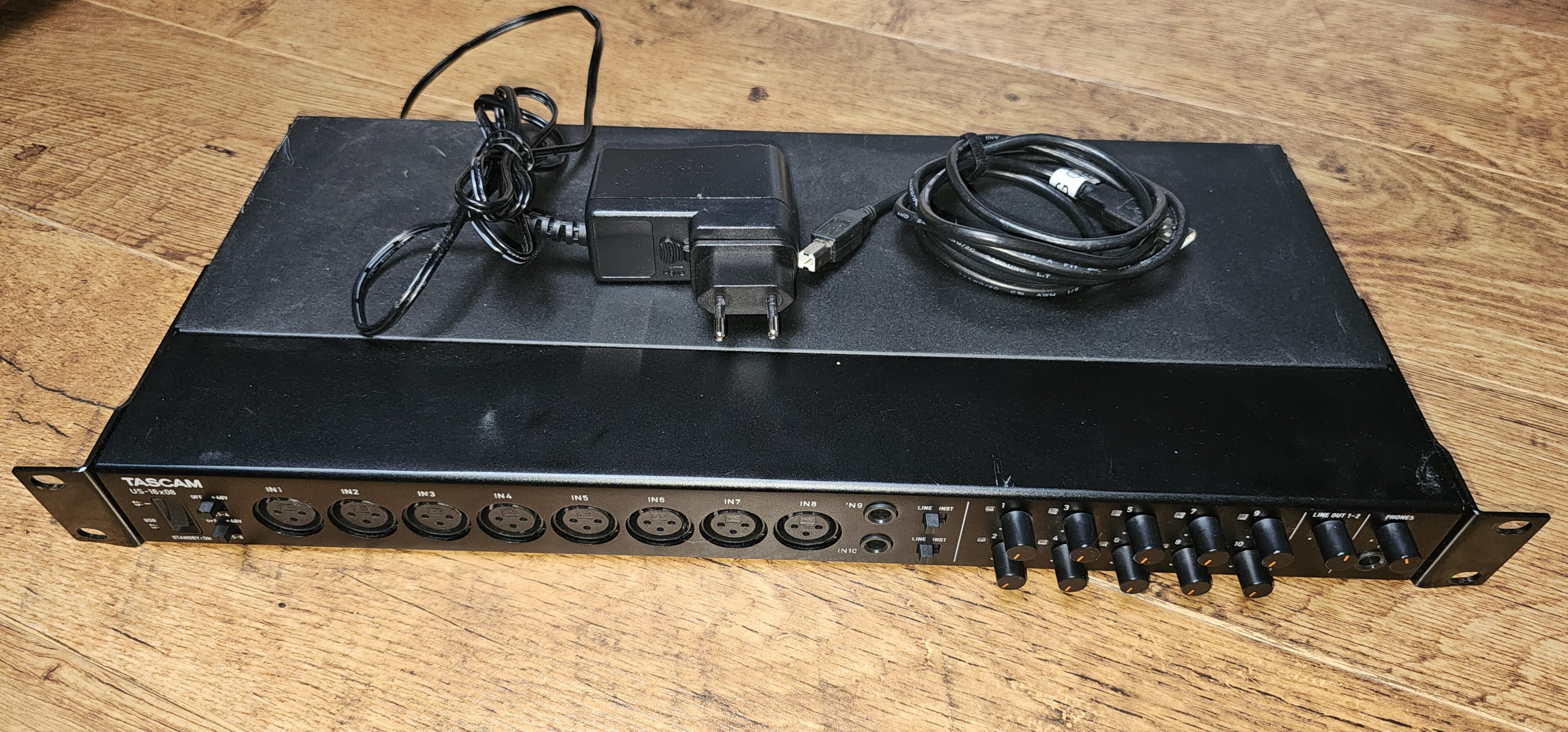 Tascam US-16x08