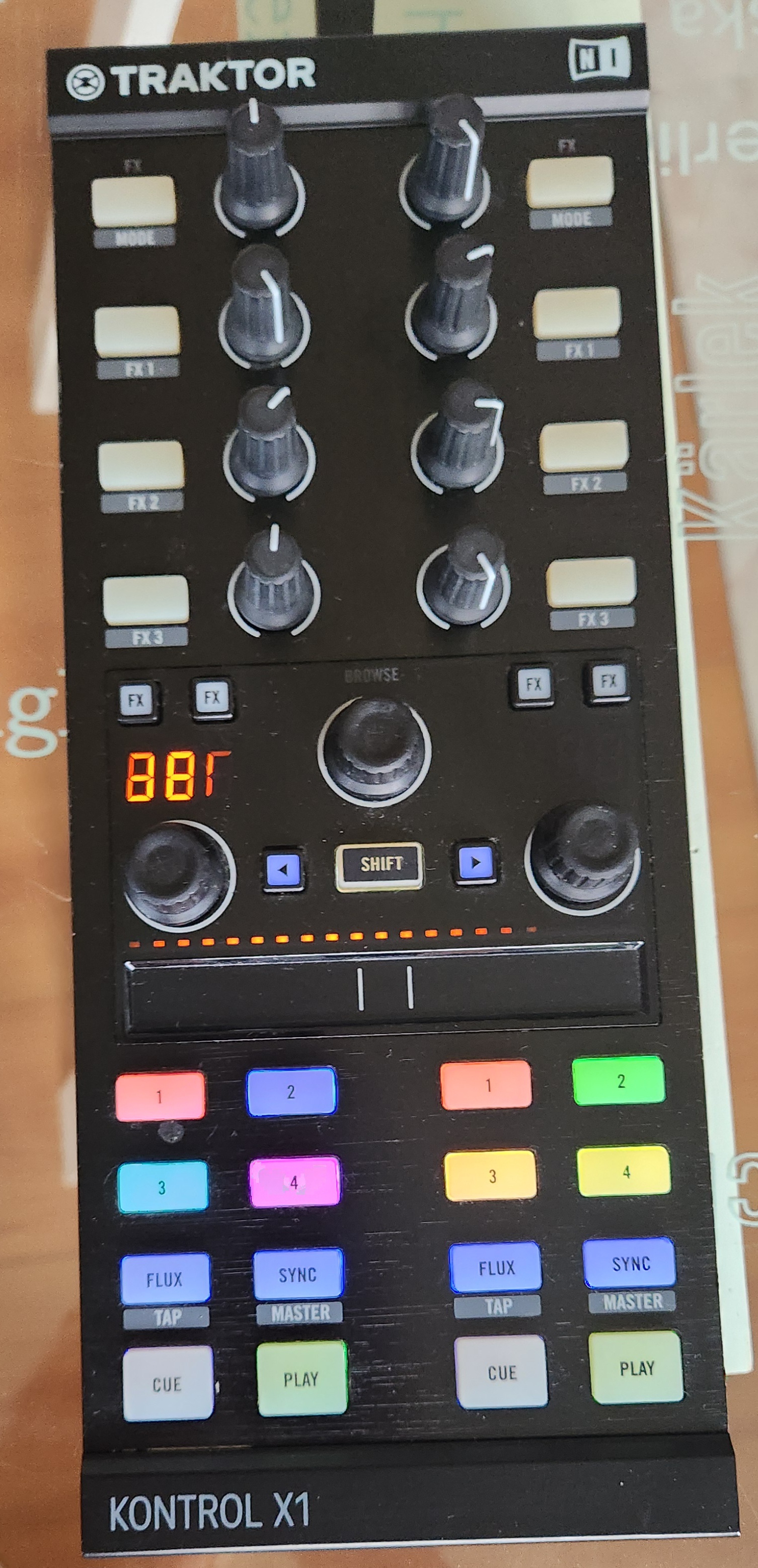 VENDS Native Instruments Kontrol X1 MK1 – Petit prix. 