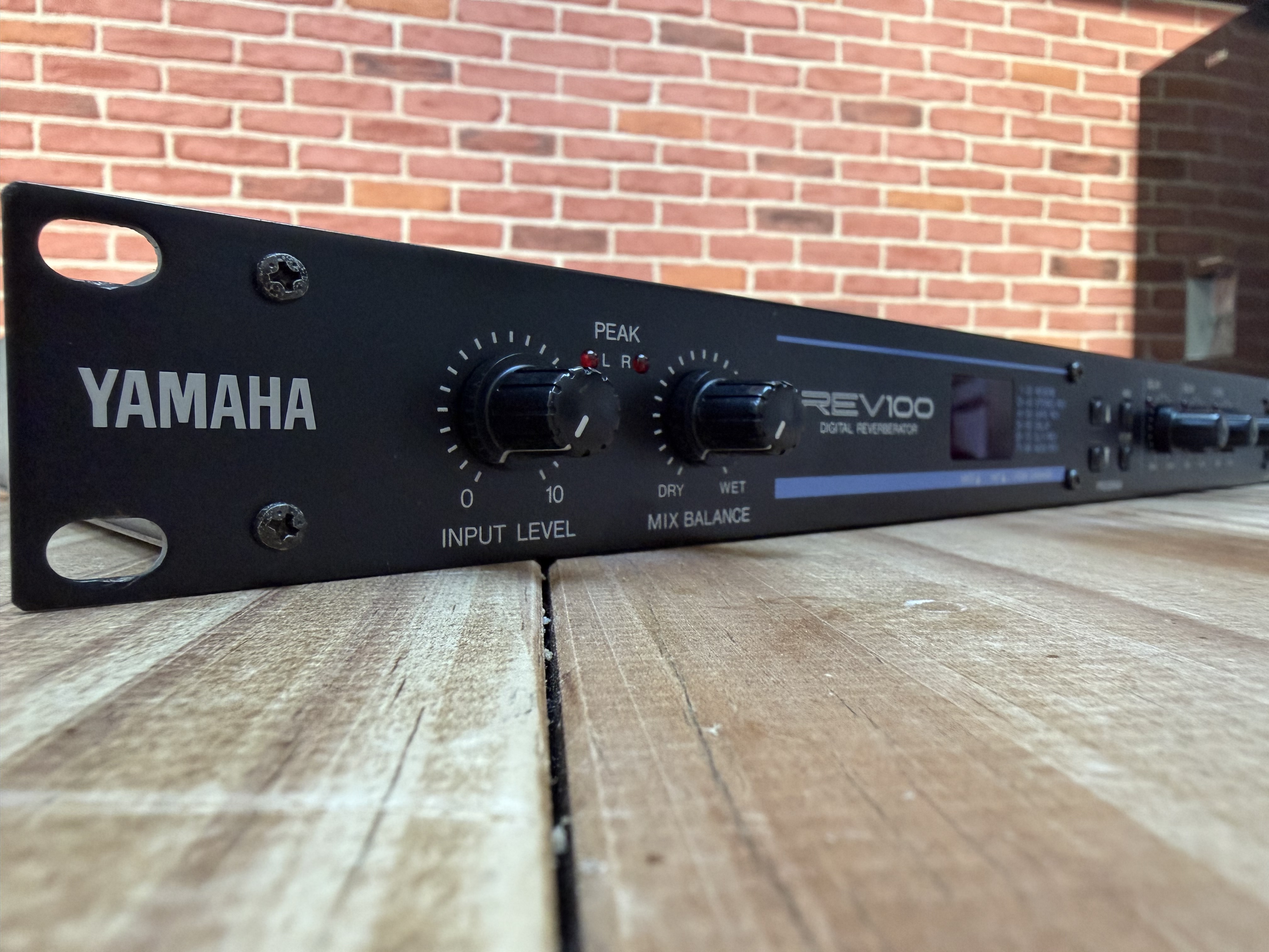 Yamaha REV100 – Réverbération Numérique Vintage
