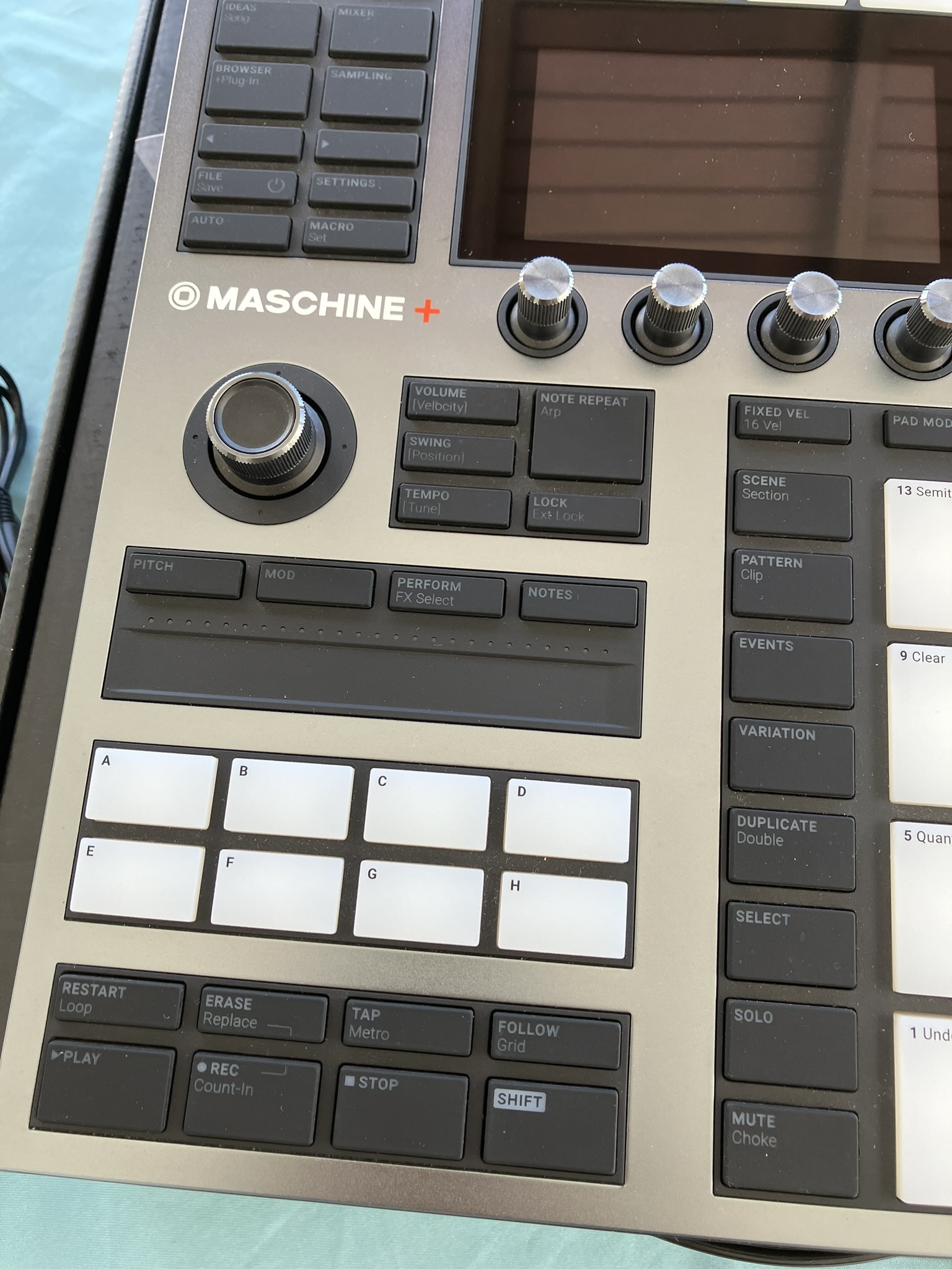 Native Instruments Maschine+ (68823)