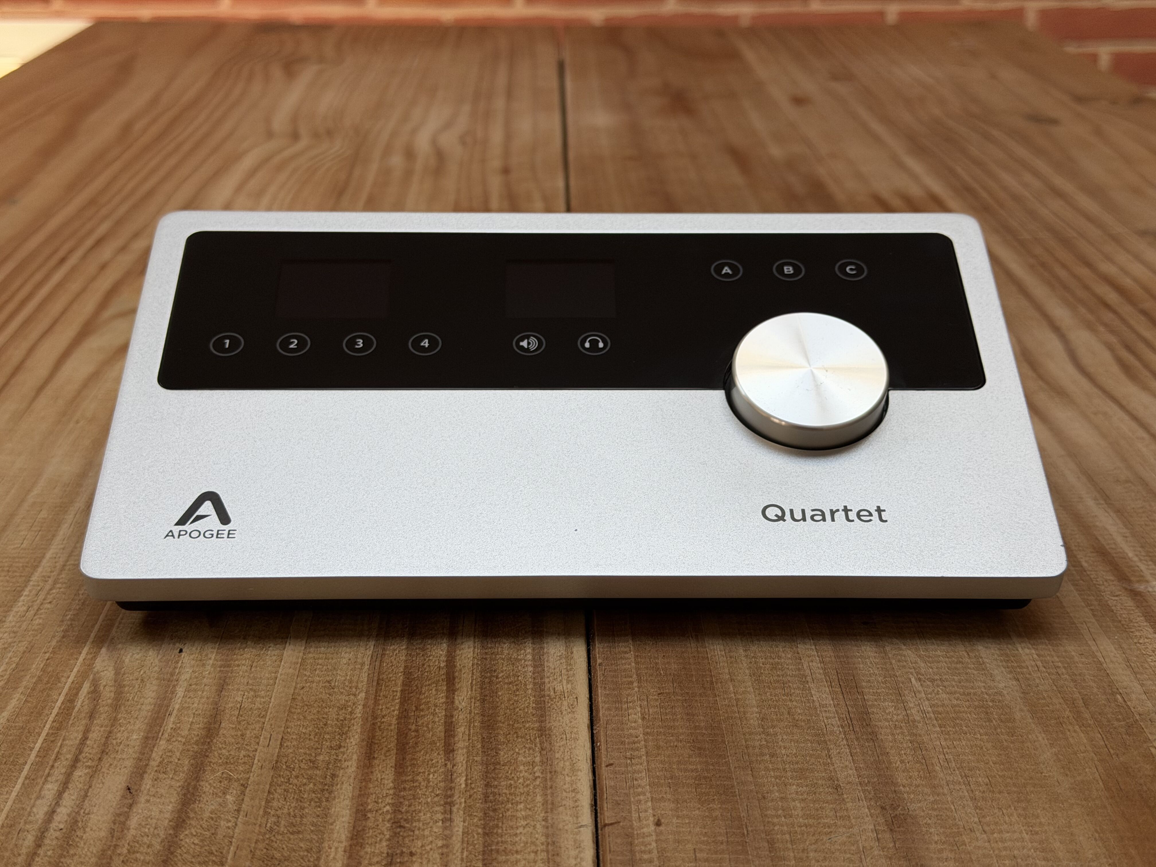 Apogee Quartet – Interface audio USB 4 entrées / 6 sorties – Fonctionnelle sans alimentation