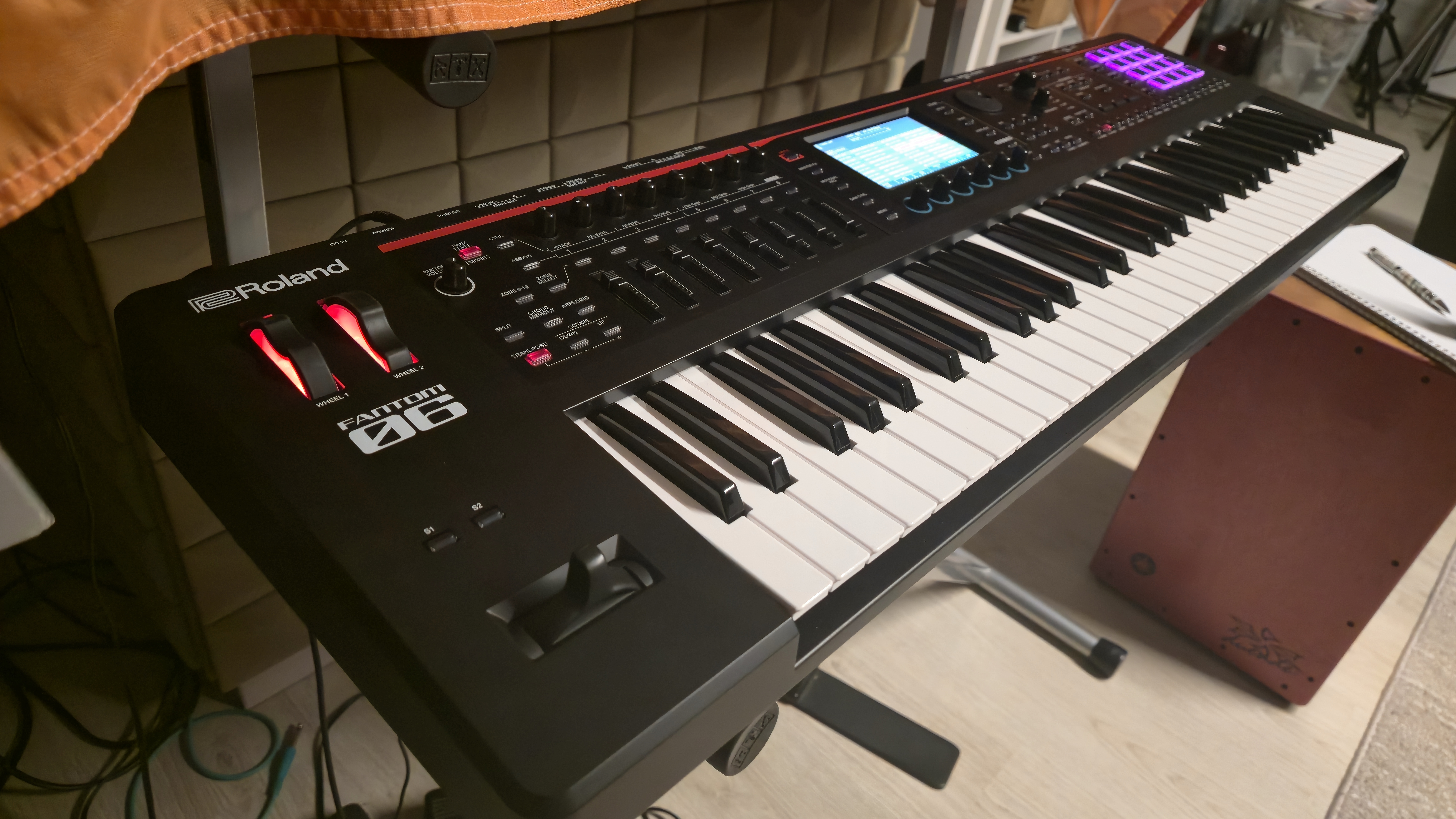 Urgent Roland Fantom 06 comme neuf