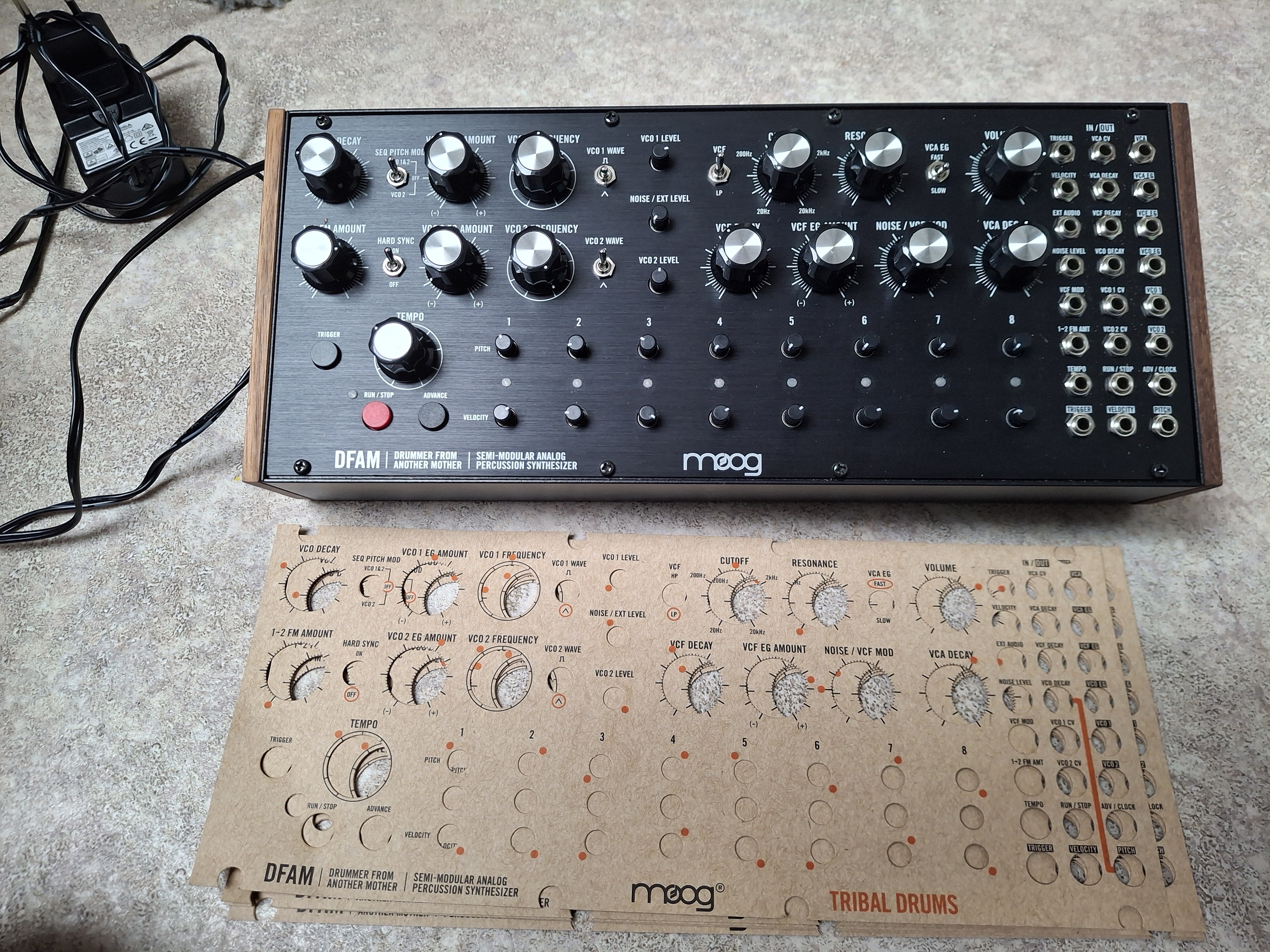 Moog Dfam - parfait état complet (mais sans la boite d'origine)