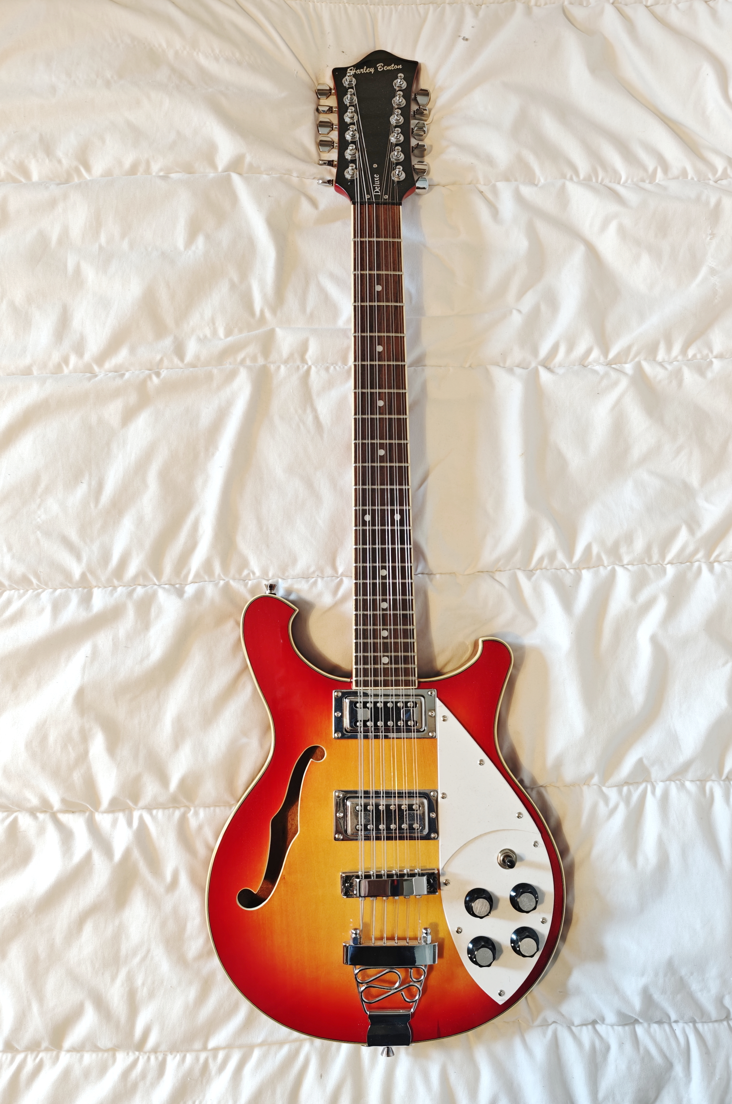 Vends guitare électrique 12 cordes Harley Benton RB-612 CS Classic Series