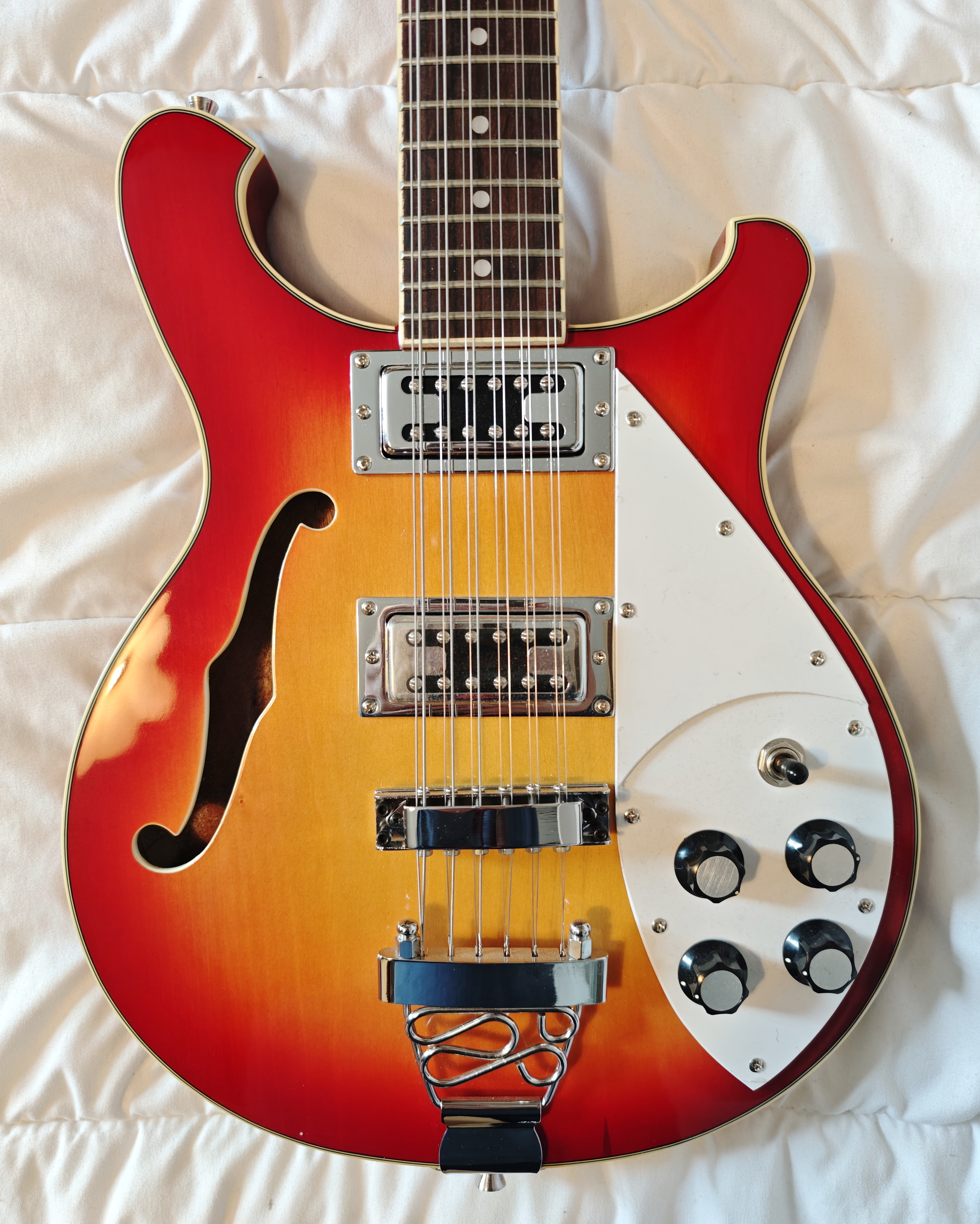 Vends guitare électrique 12 cordes Harley Benton RB-612 CS Classic Series