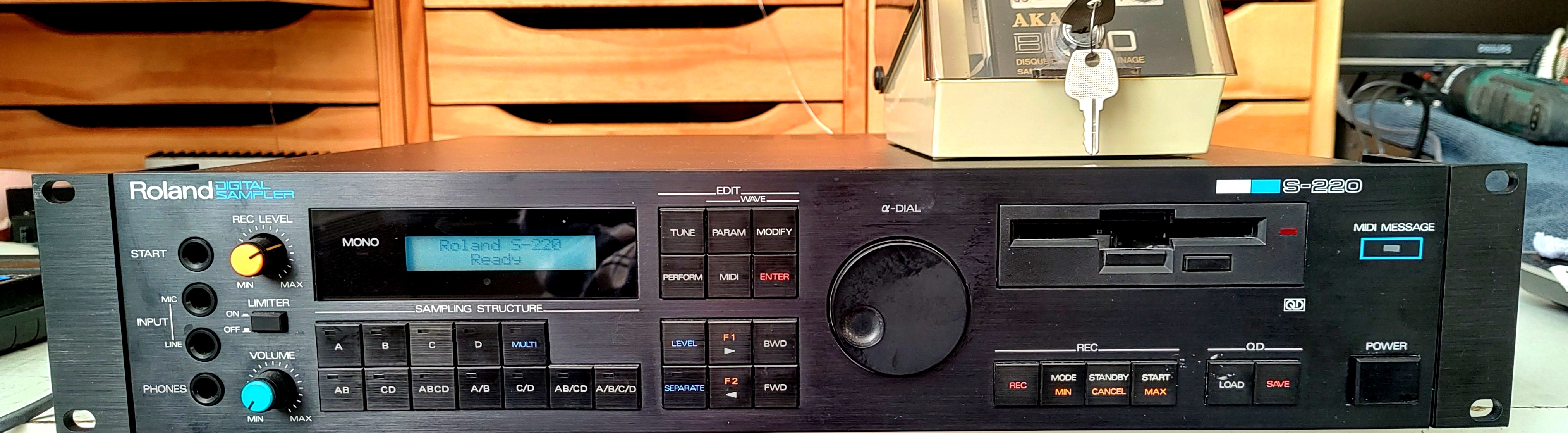Sampler ROLAND S220 Révisé