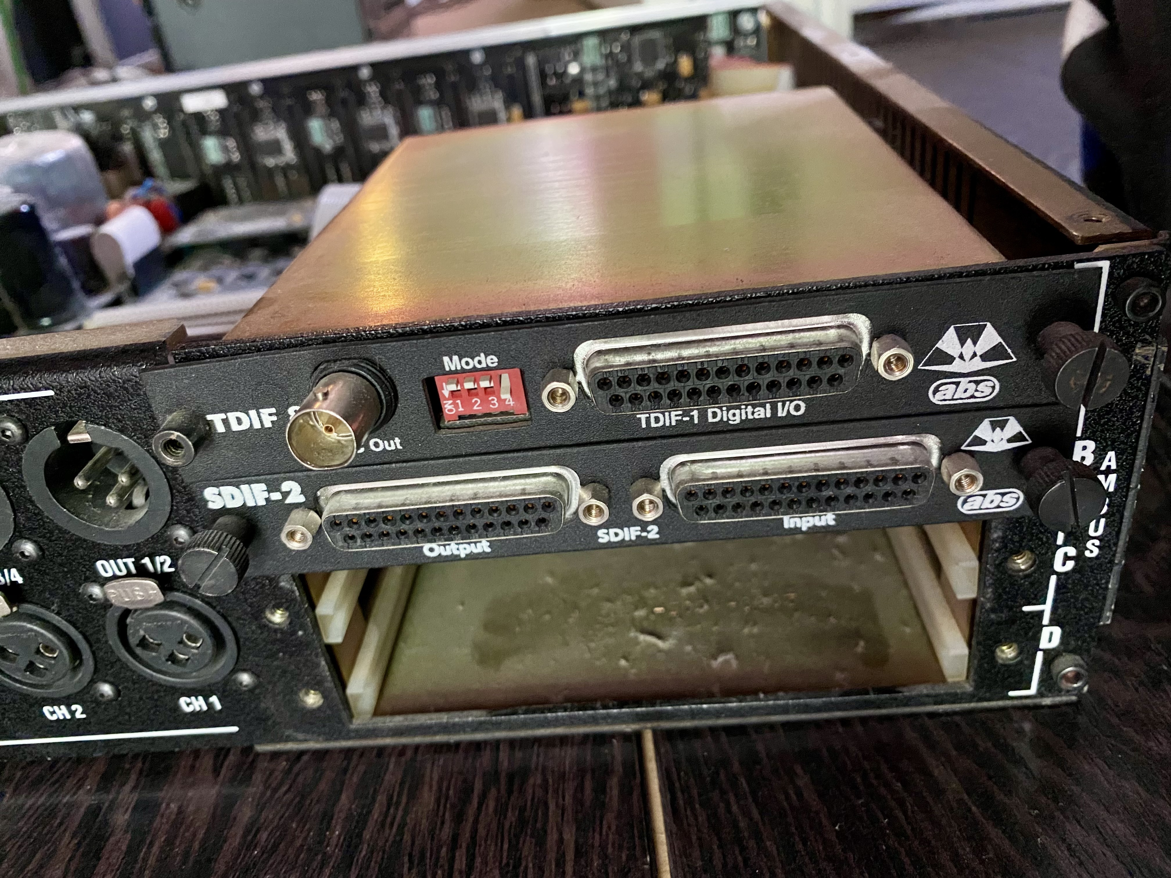 Apogee AD-8000 (68335)