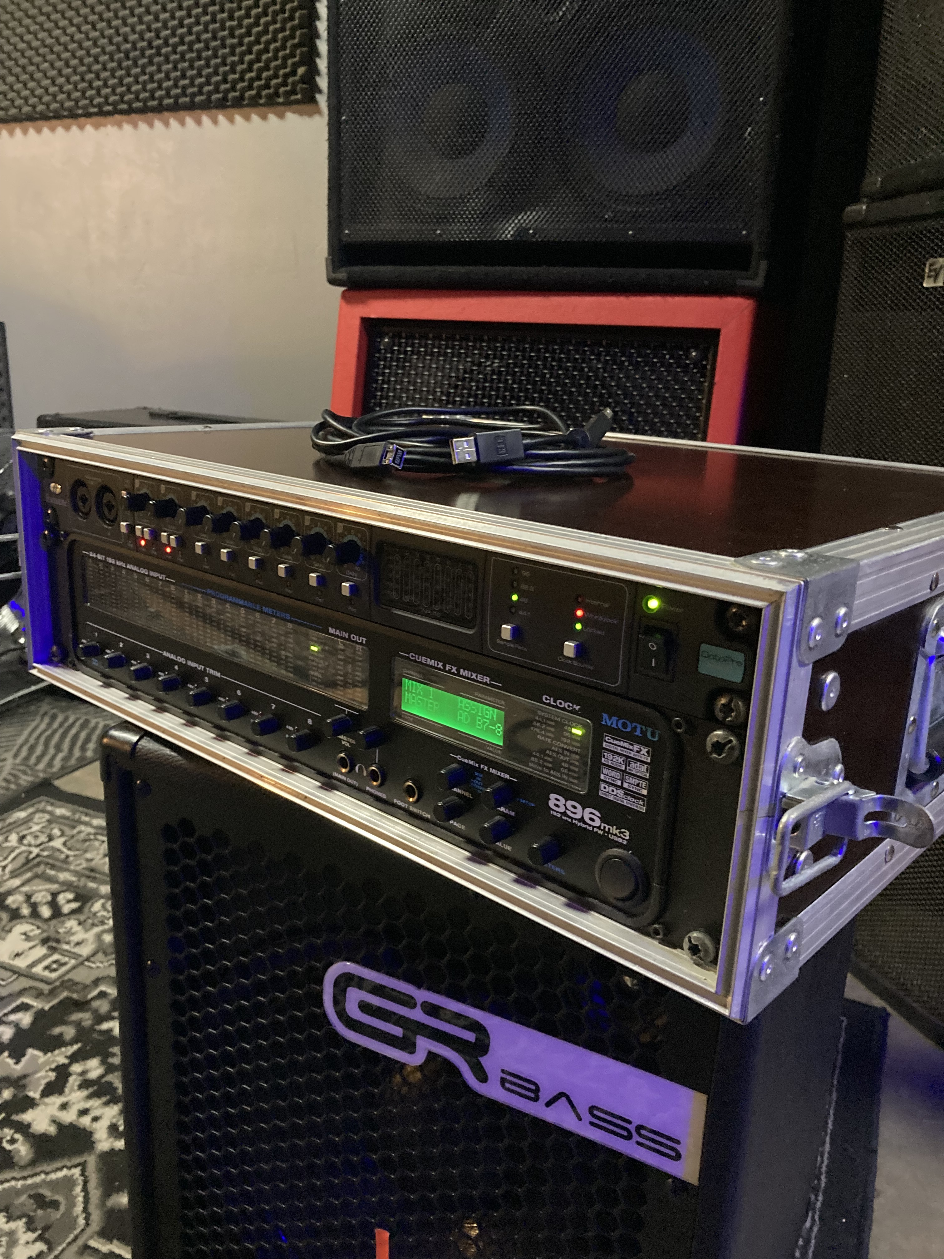 Vends Motu 896 mk3 Hybrid en rack