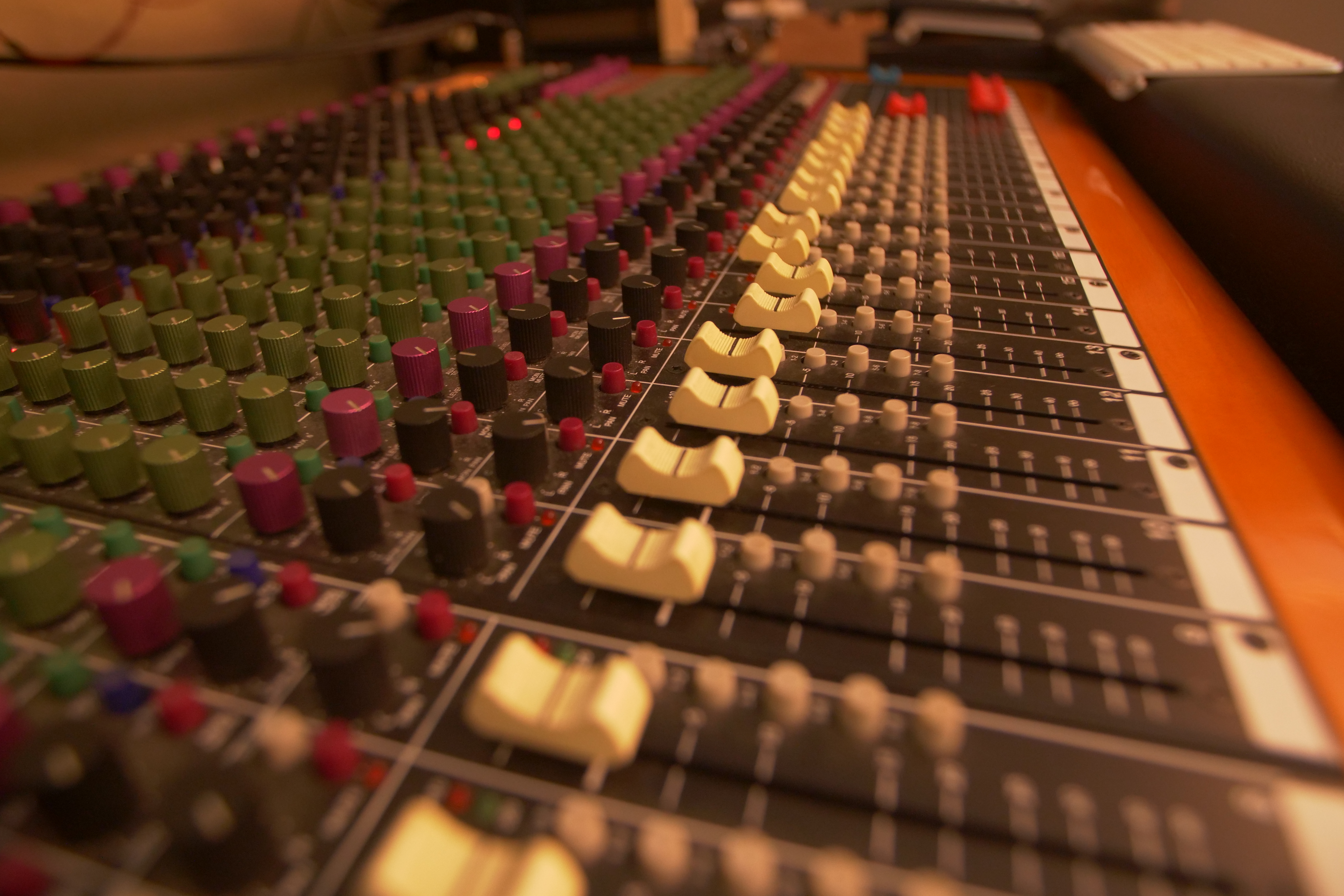 [VENDS] Toft Audio Designs ATB-24 + Méga-Pack Câblage Studio Intégral (48 canaux)